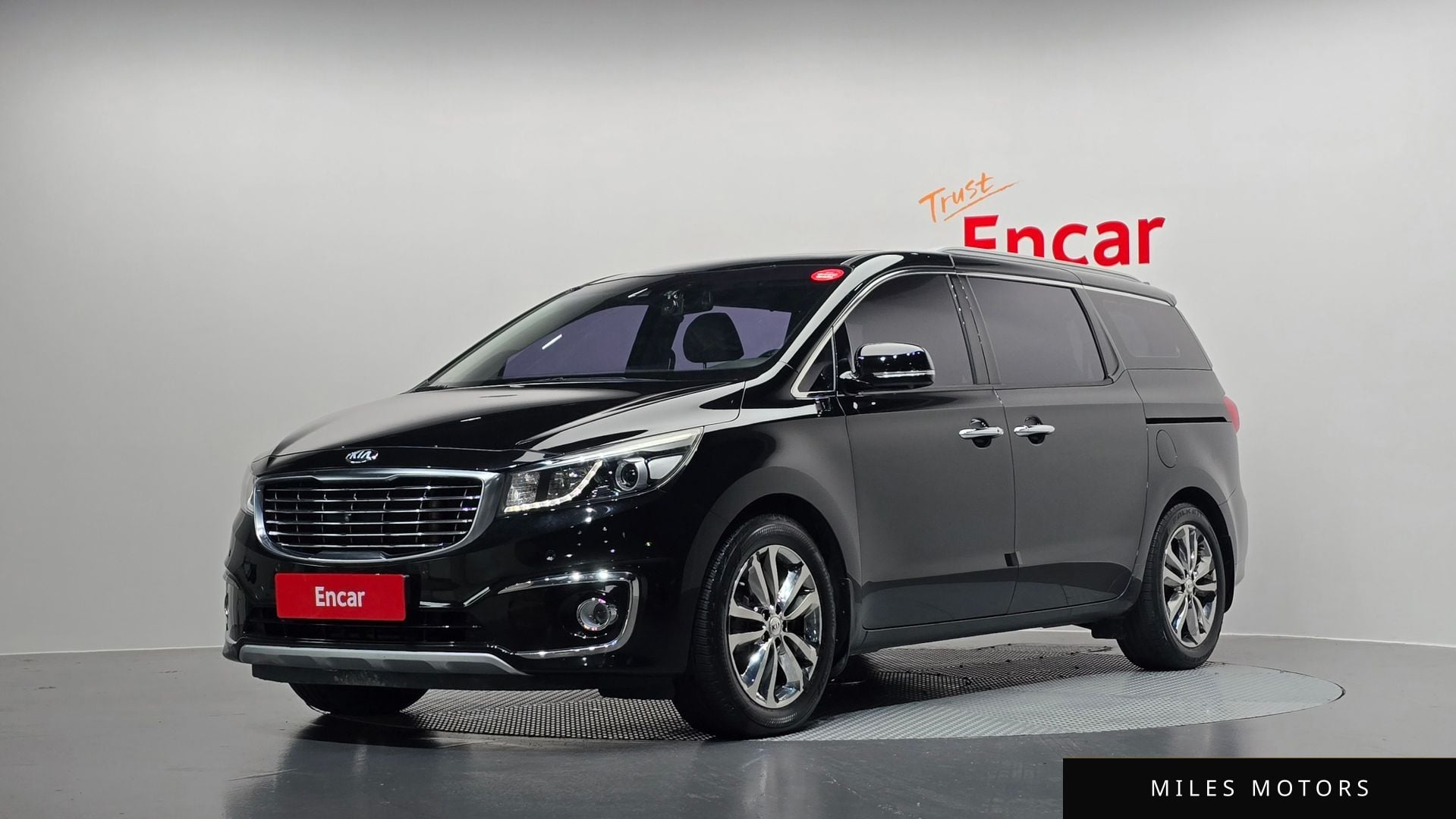 Kia Canival 2016 — фото 1 из 12