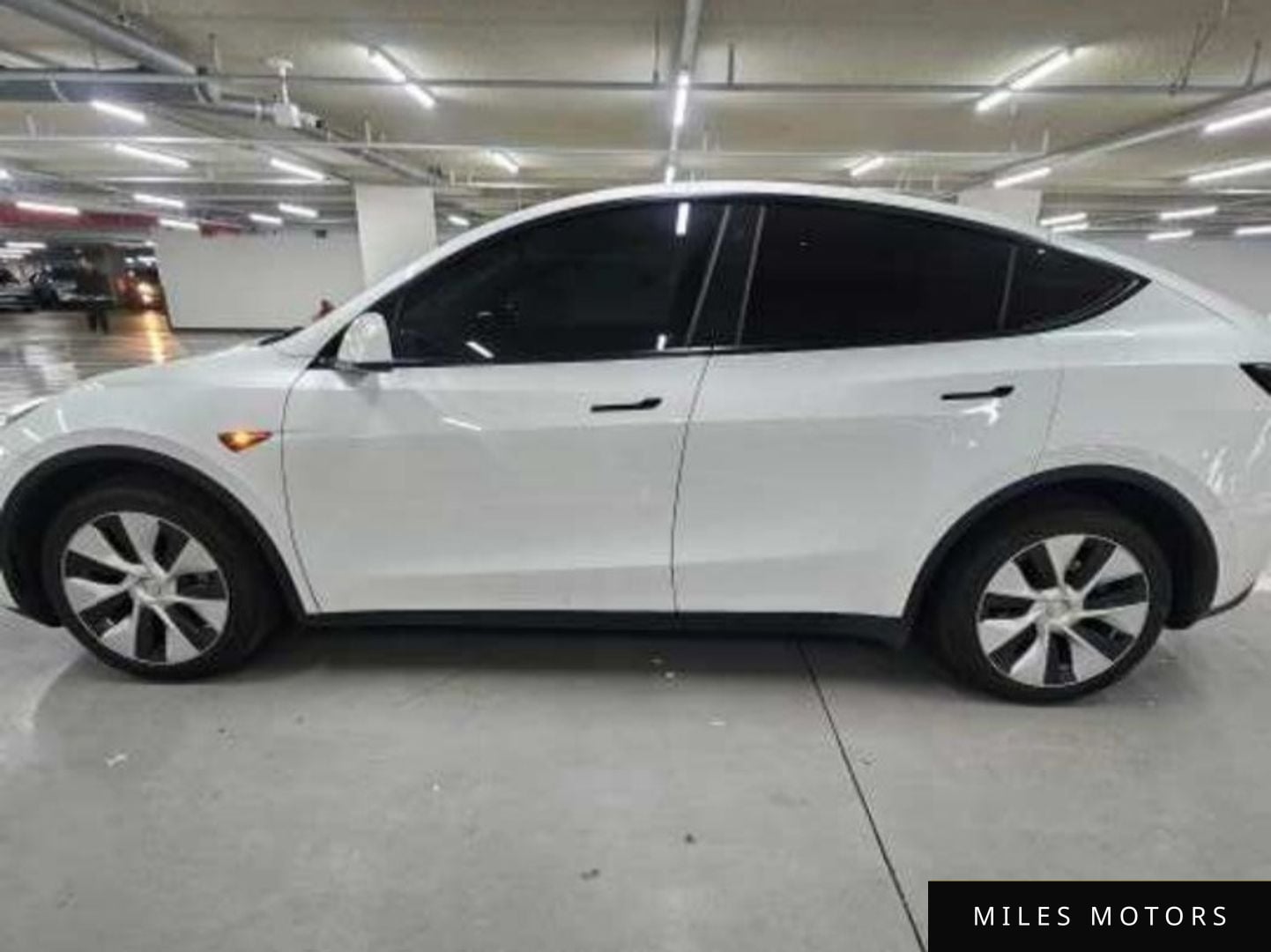 Tesla Model Y 2022 — миниатюра 5