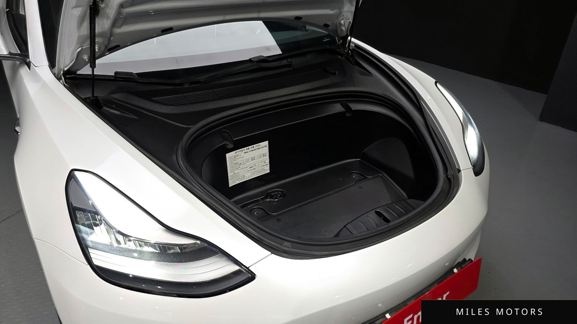 Tesla Model 3 2020 — миниатюра 6