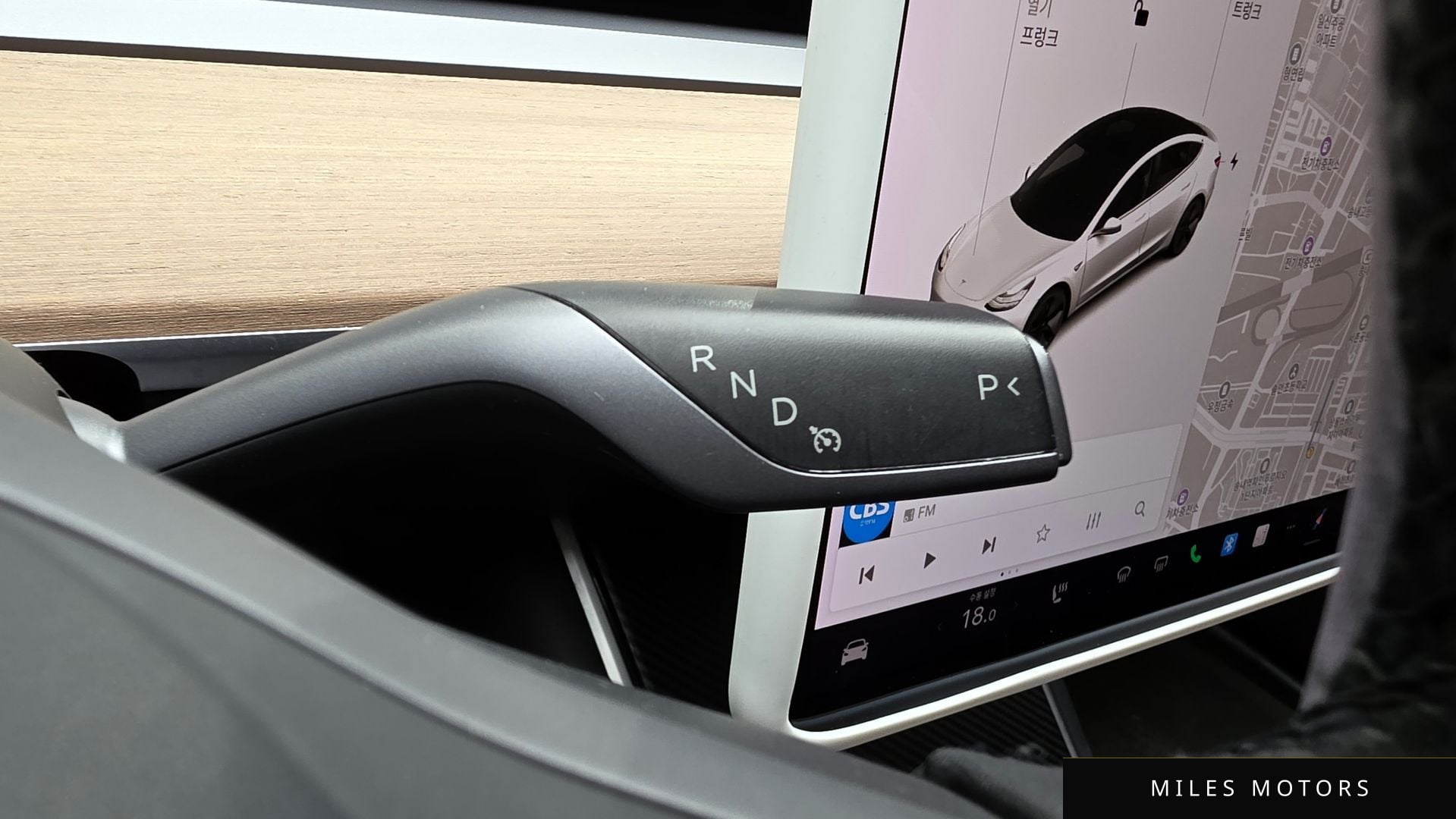 Tesla Model 3 2020 — миниатюра 12