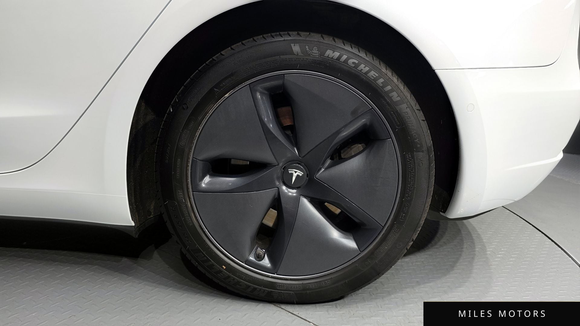 Tesla Model 3 2020 — миниатюра 7