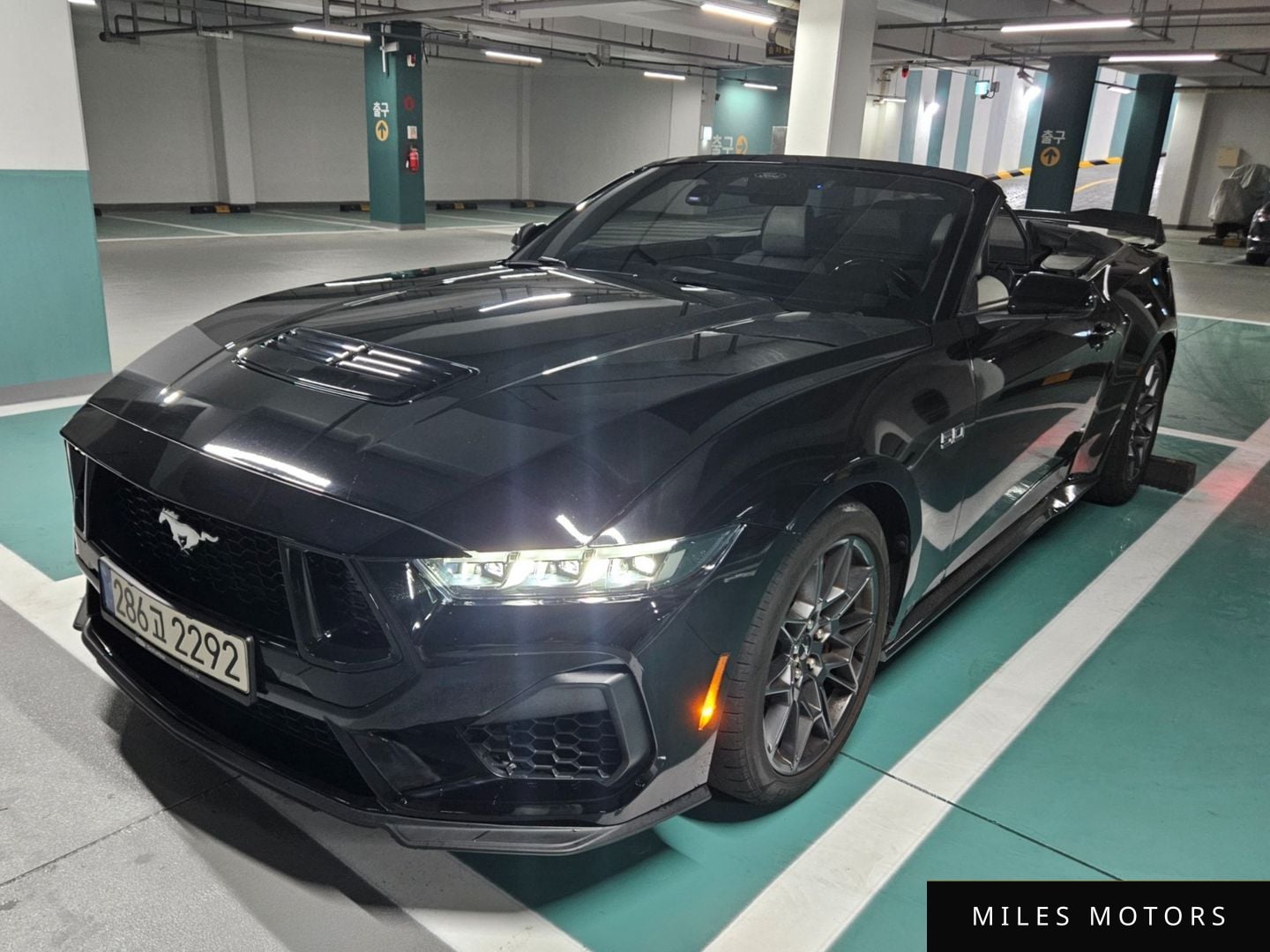 Ford Mustang 2024 — фото 1 из 12