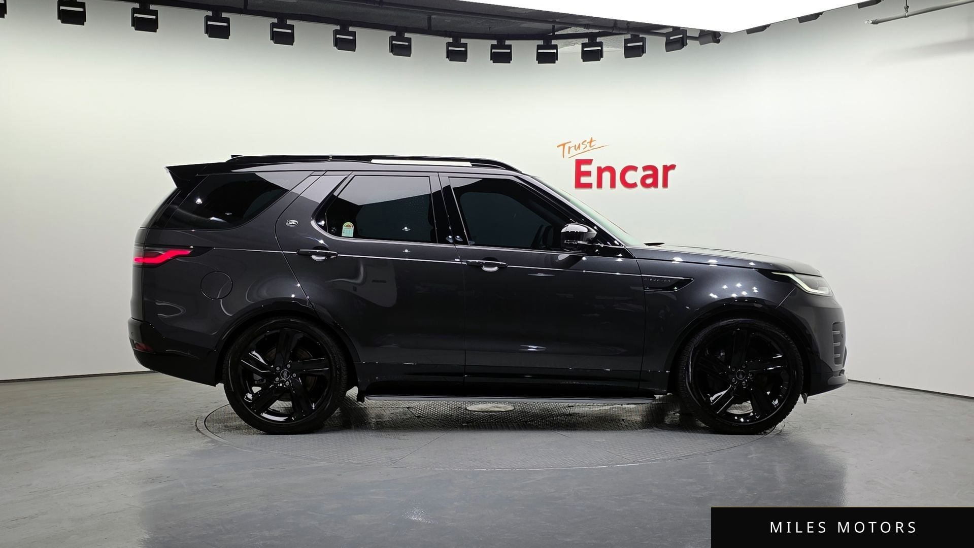 Land Rover Discovery 2025 — миниатюра 5
