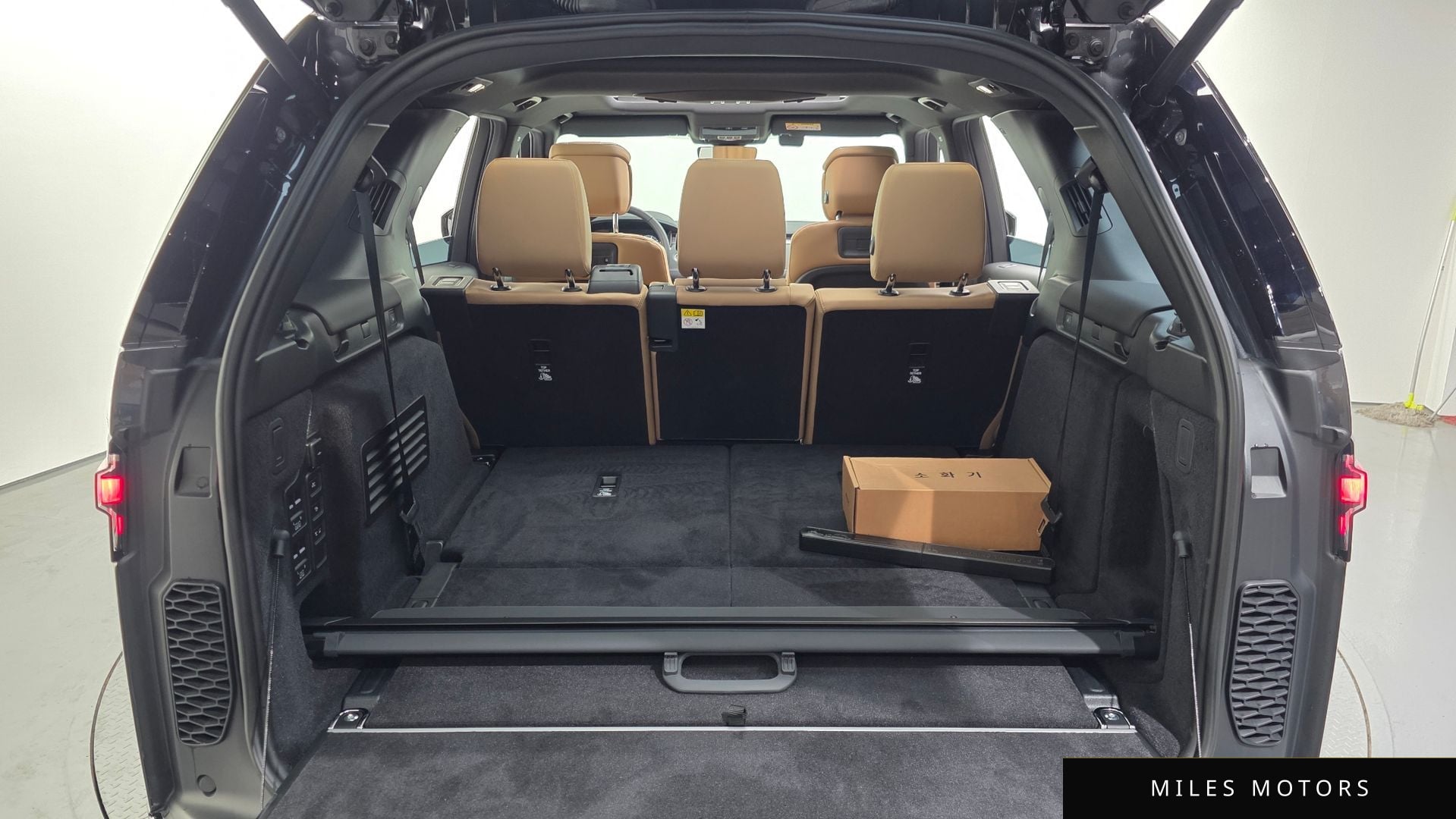 Land Rover Discovery 2025 — миниатюра 10