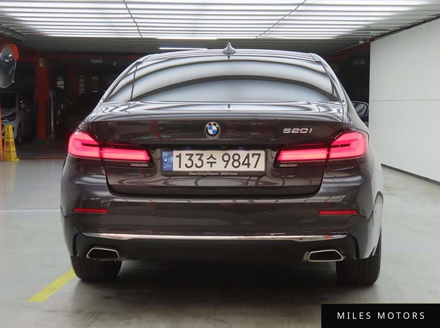 BMW 5 Series (G30) 2023 — миниатюра 3
