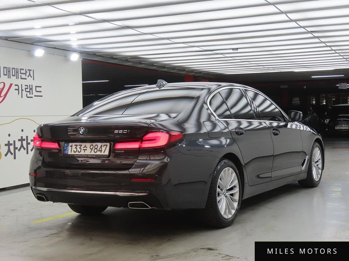 BMW 5 Series (G30) 2023 — миниатюра 4