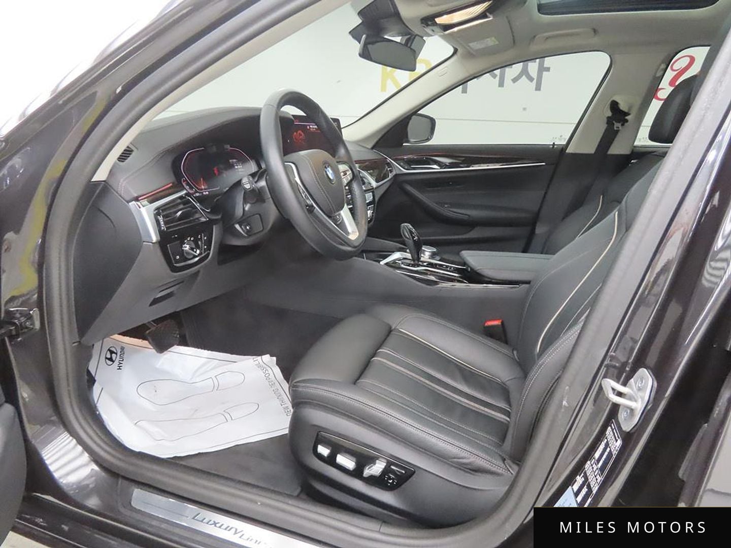 BMW 5 Series (G30) 2023 — миниатюра 10
