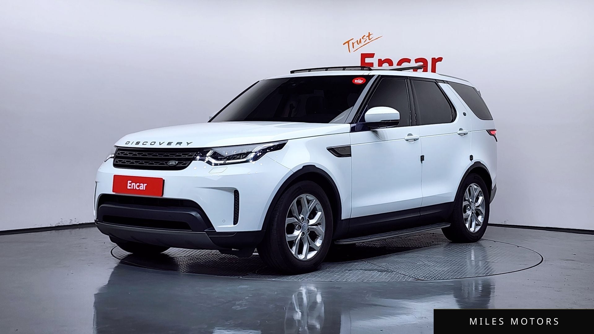 Land Rover Discovery 2018 — фото 1 из 12