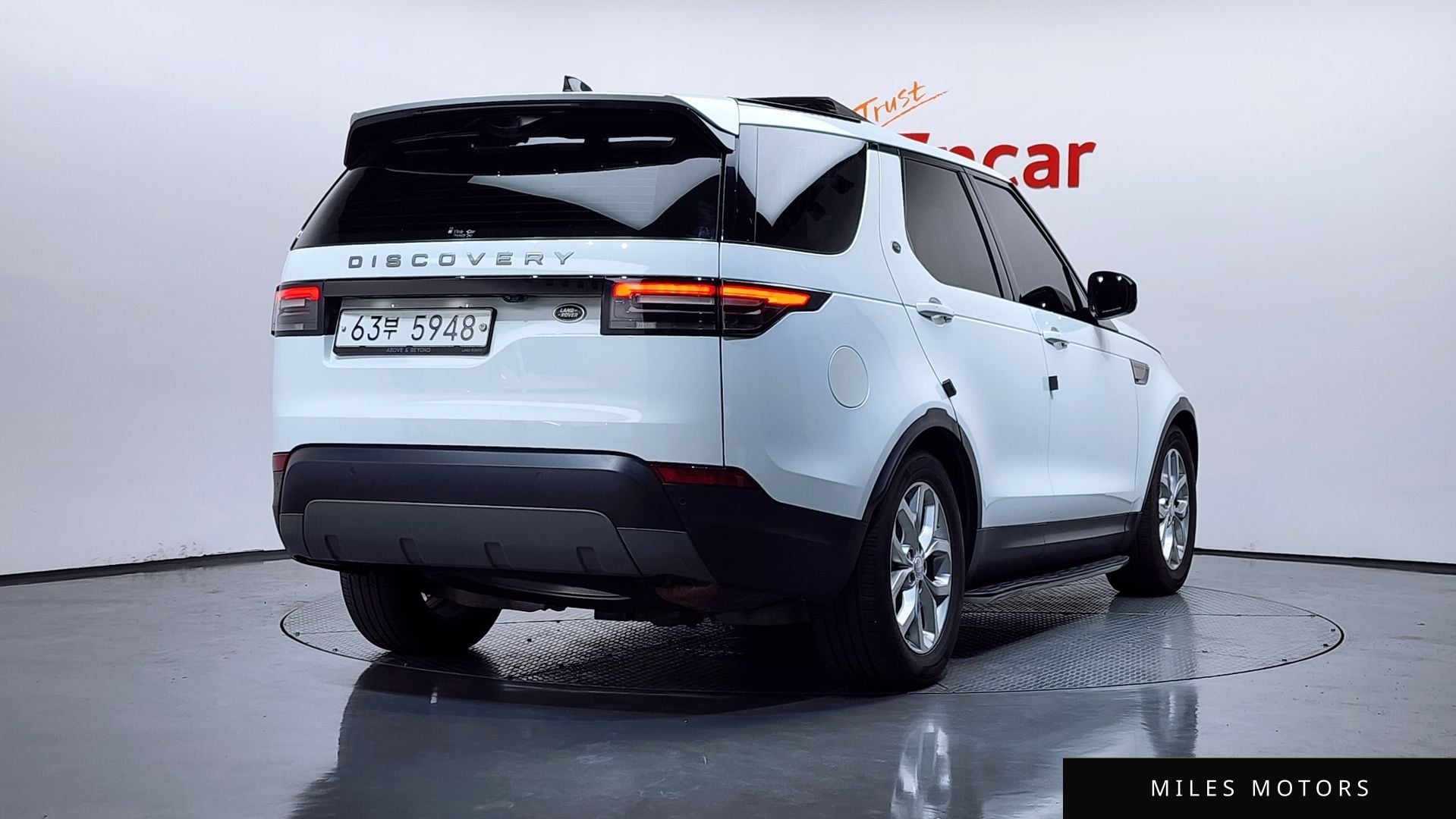 Land Rover Discovery 2018 — миниатюра 2