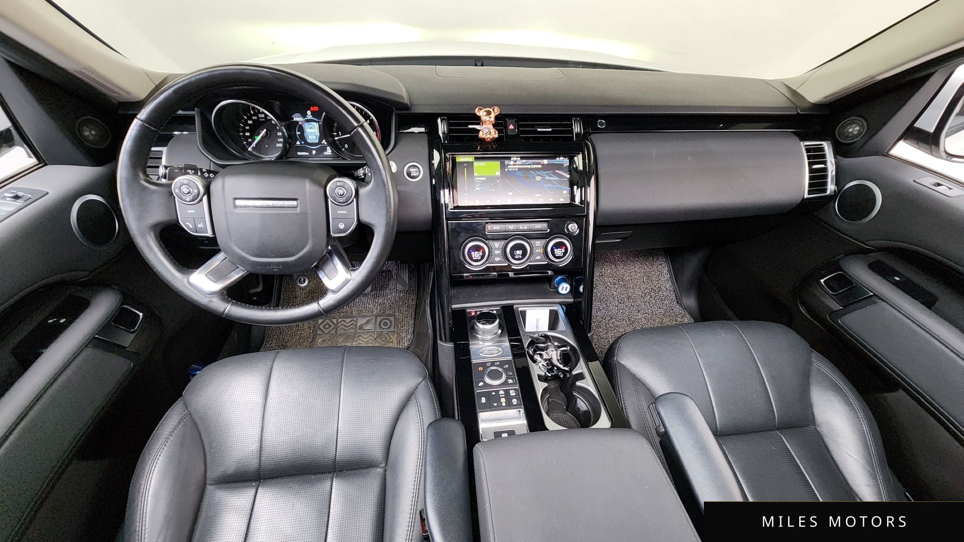 Land Rover Discovery 2018 — миниатюра 10
