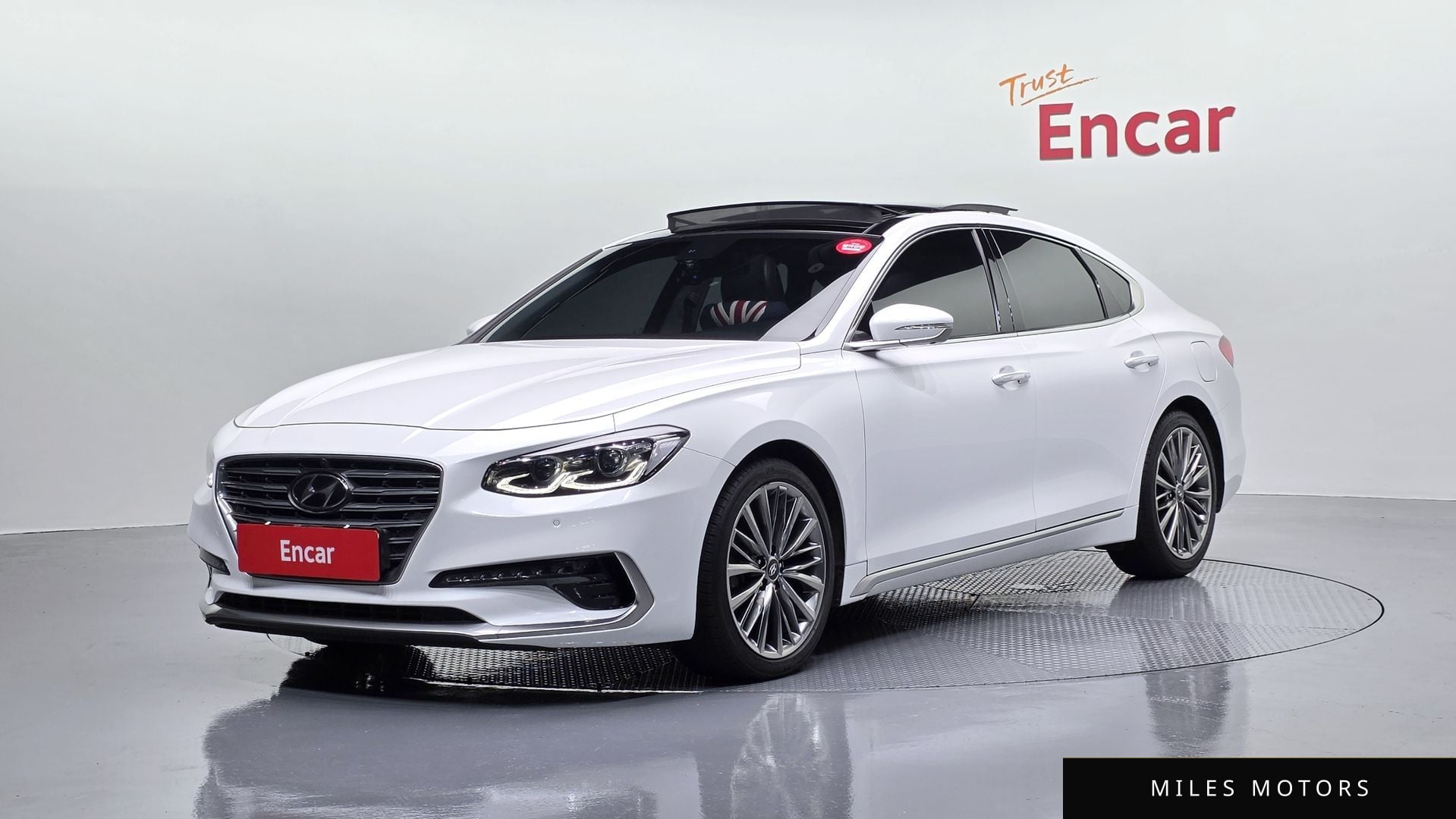 Hyundai Grandeur 2018 — фото 1 из 12