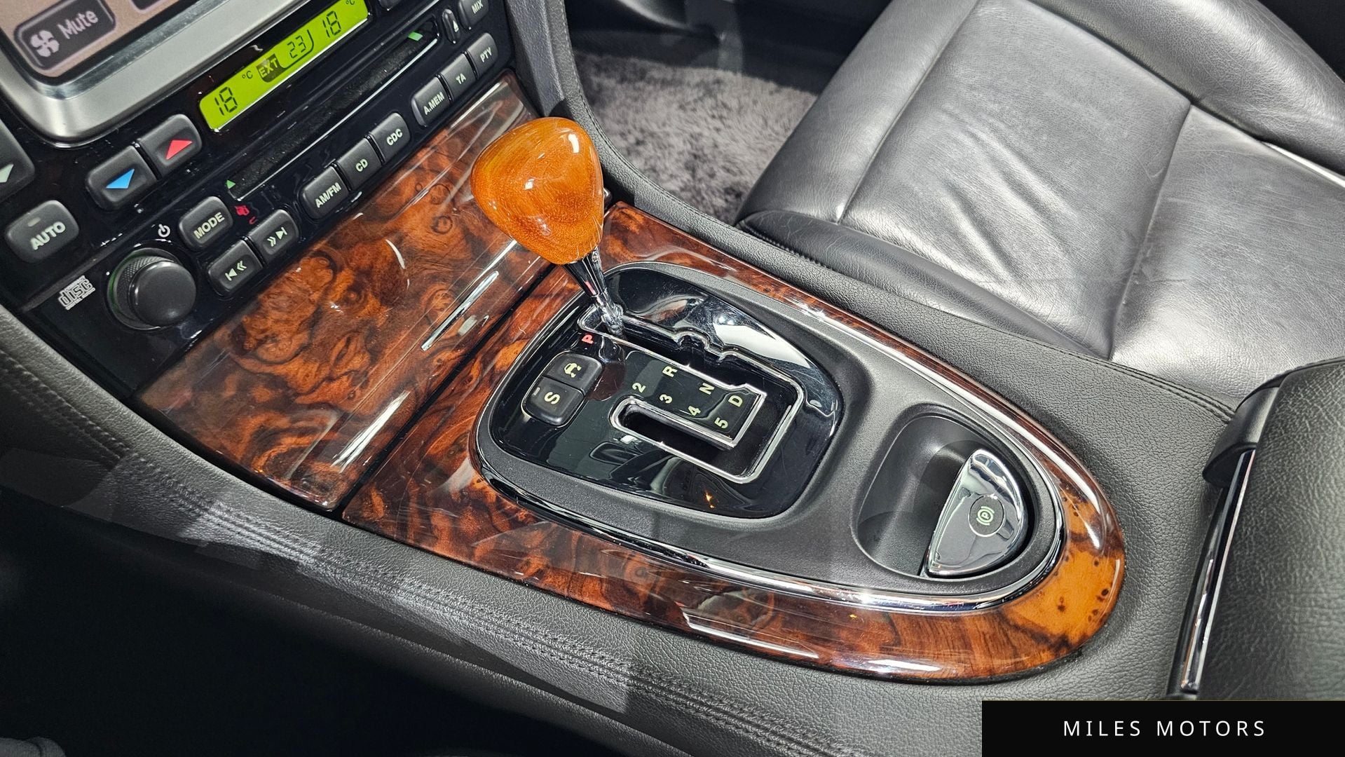 Jaguar XJ-8 2006 — миниатюра 9