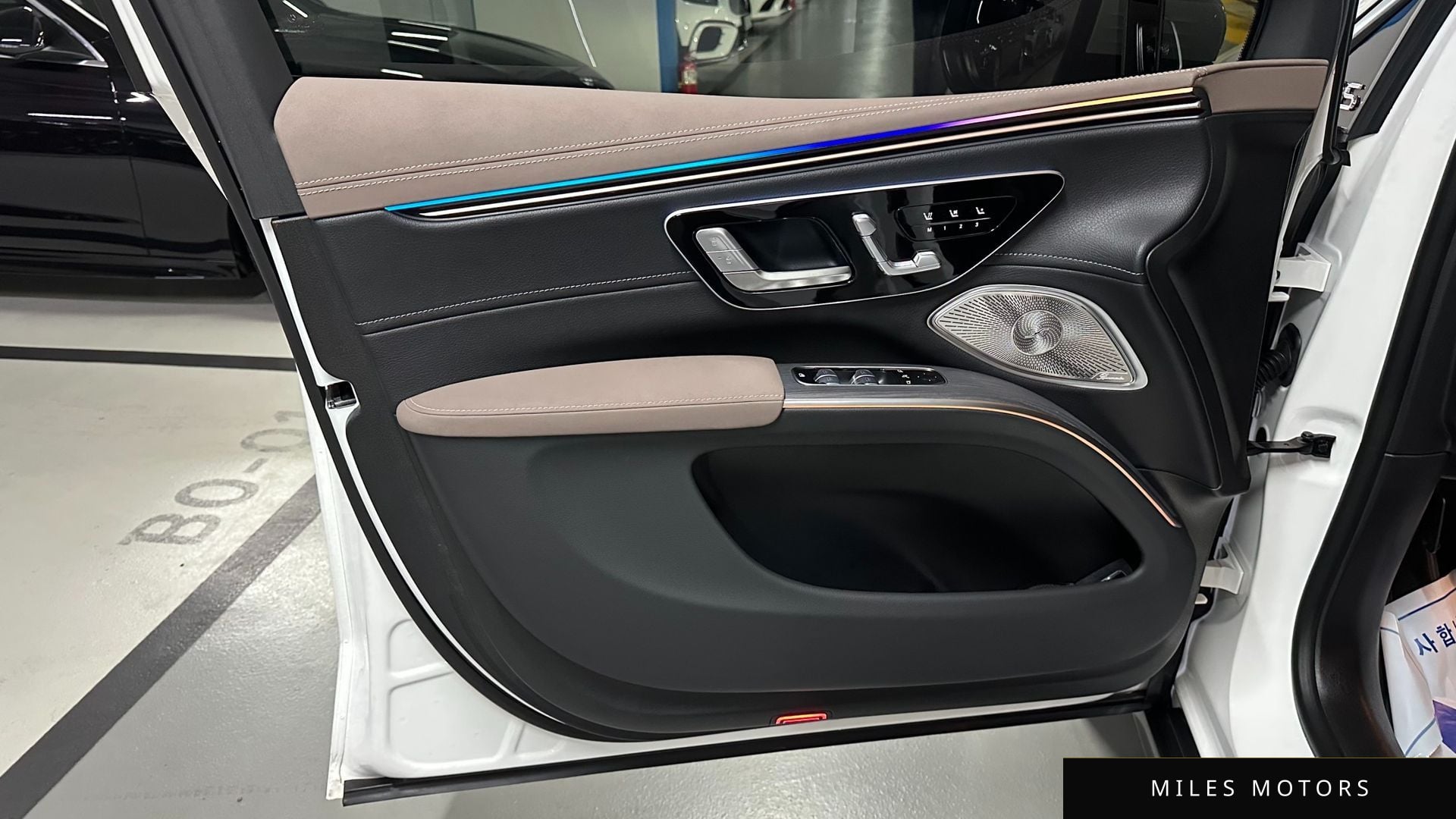 Mercedes-Benz EQS SUV X296 2023 — миниатюра 12