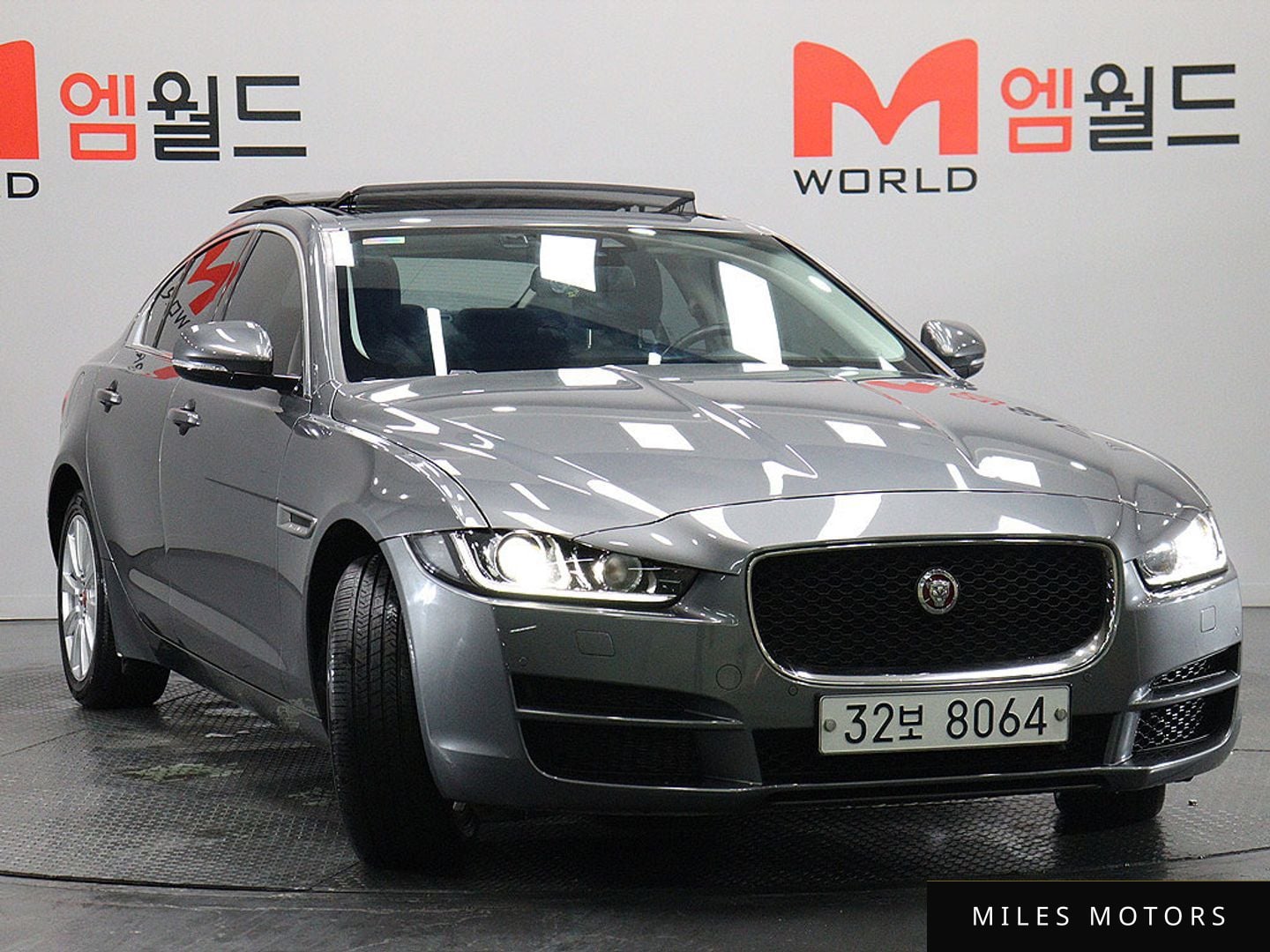 Jaguar XE 2018 — миниатюра 2
