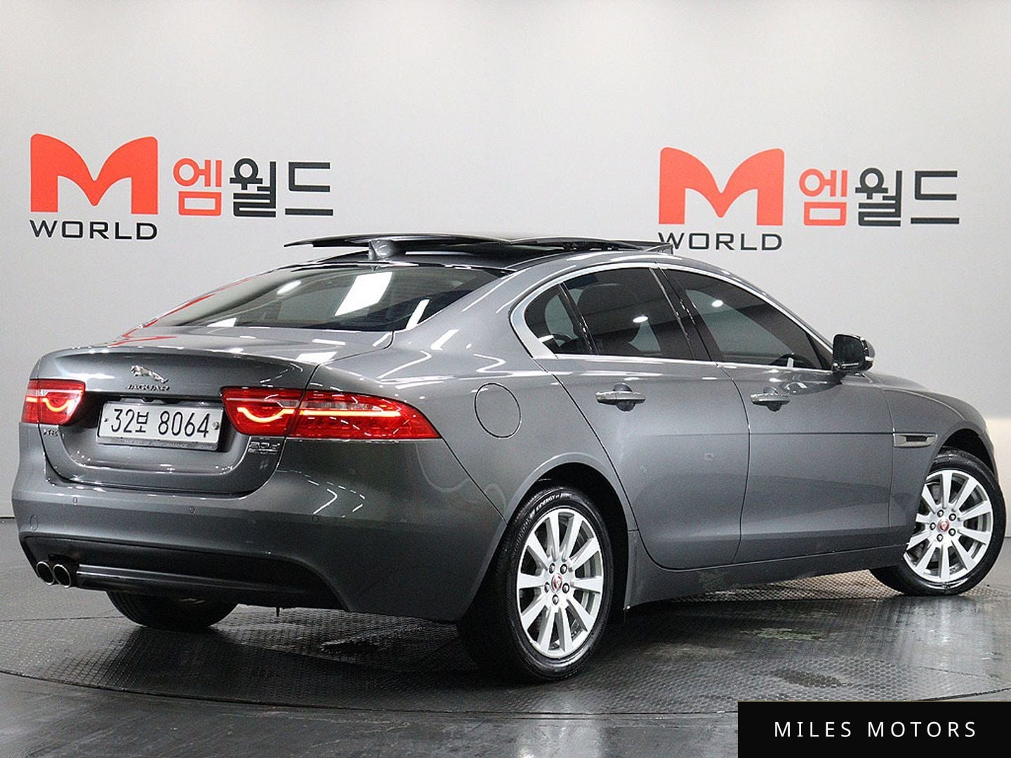 Jaguar XE 2018 — миниатюра 4