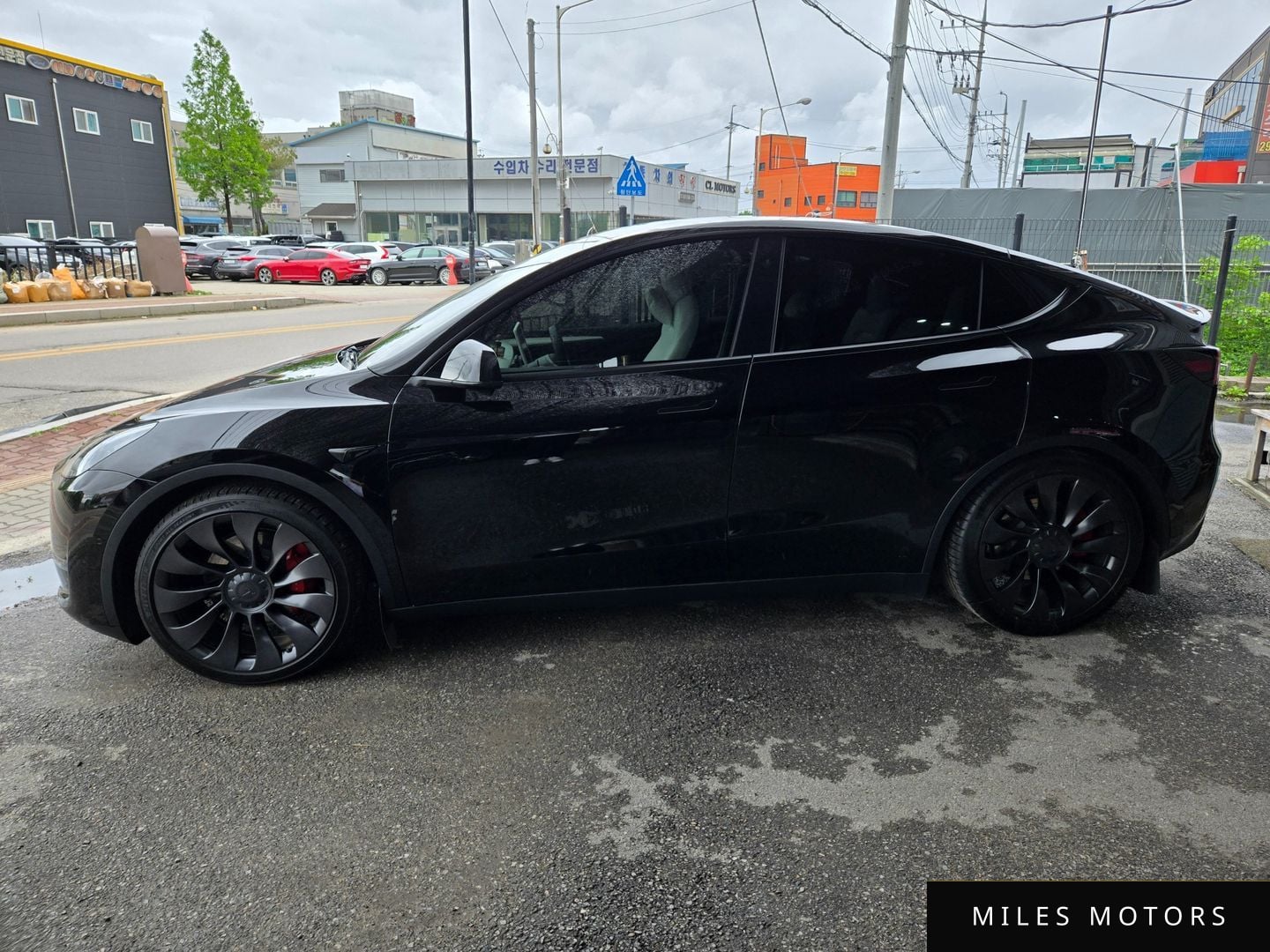 Tesla Model Y 2022 — миниатюра 3