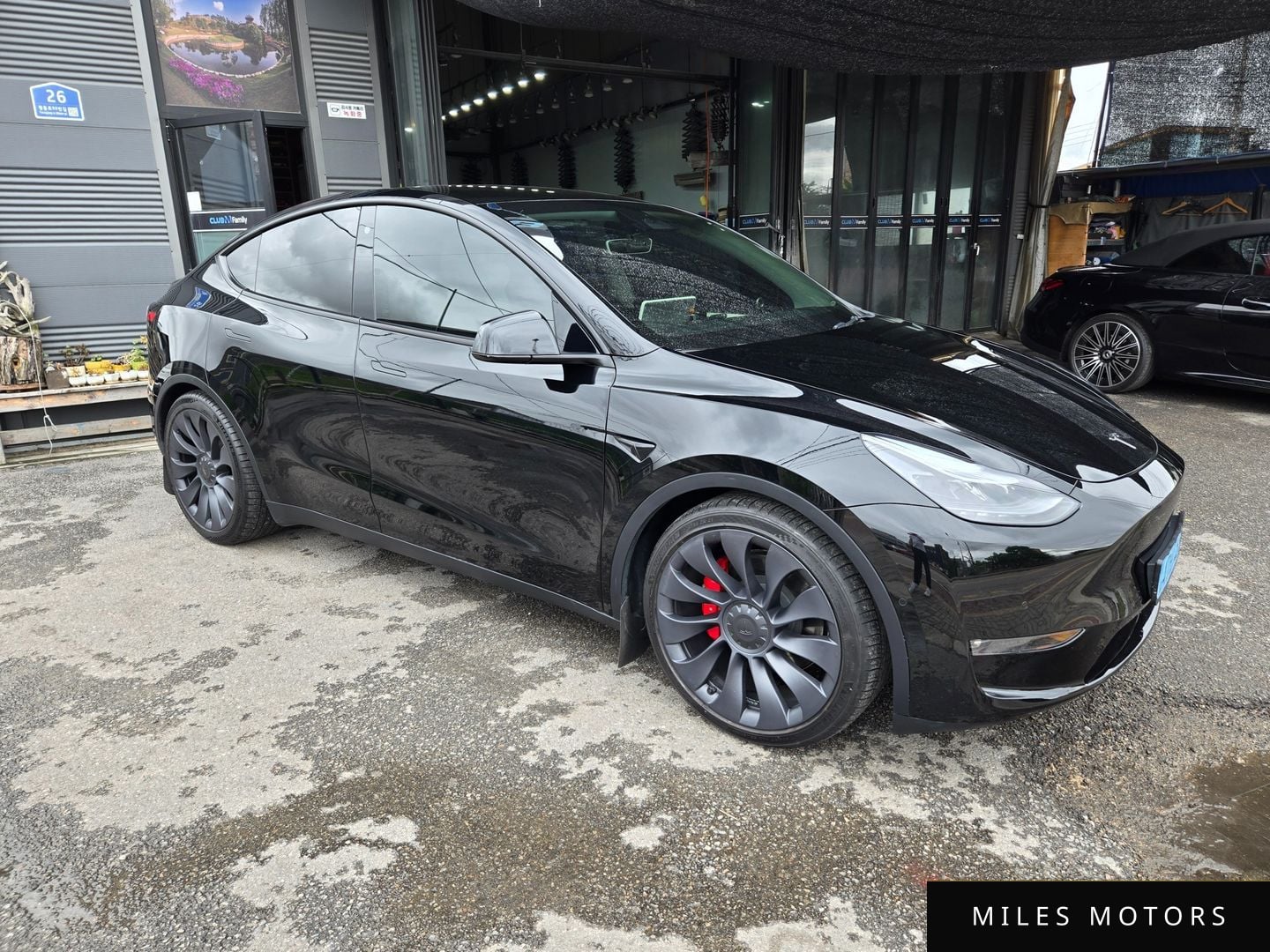 Tesla Model Y 2022 — миниатюра 6