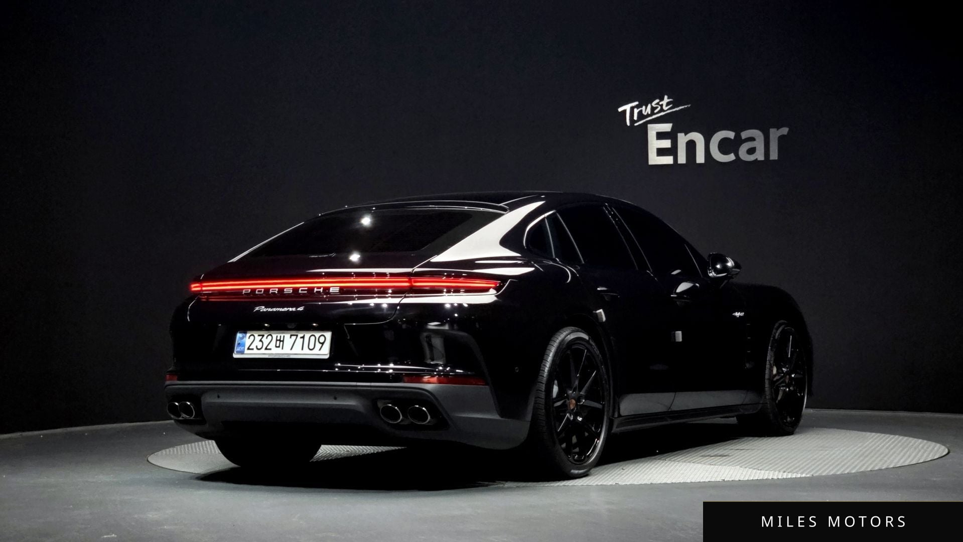 Porsche Panamera 2025 — миниатюра 2