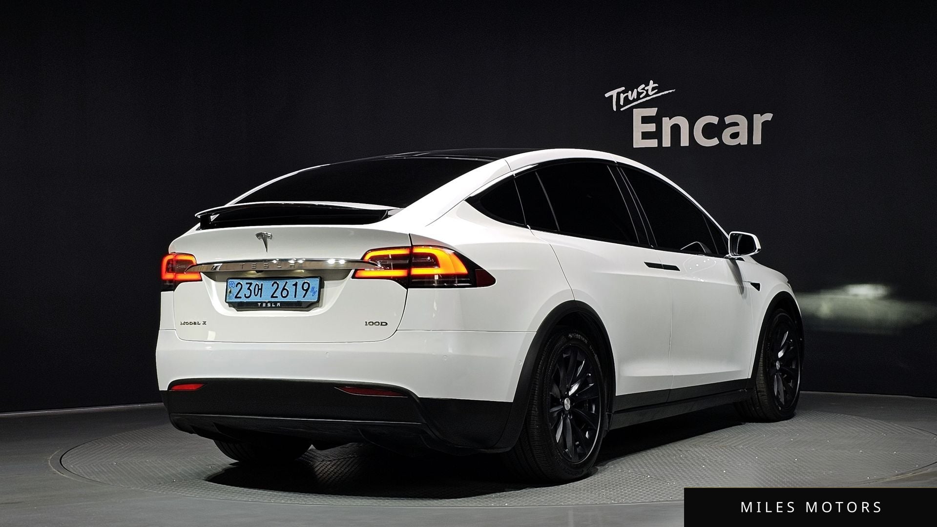 Tesla Model X 2019 — миниатюра 2