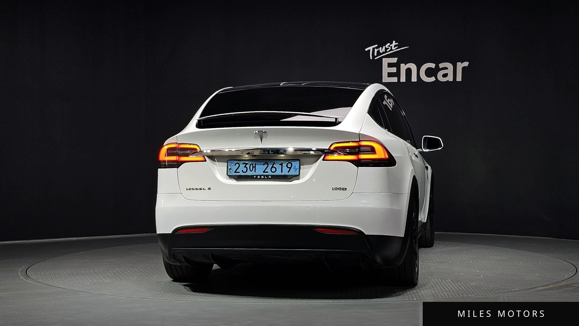Tesla Model X 2019 — миниатюра 4