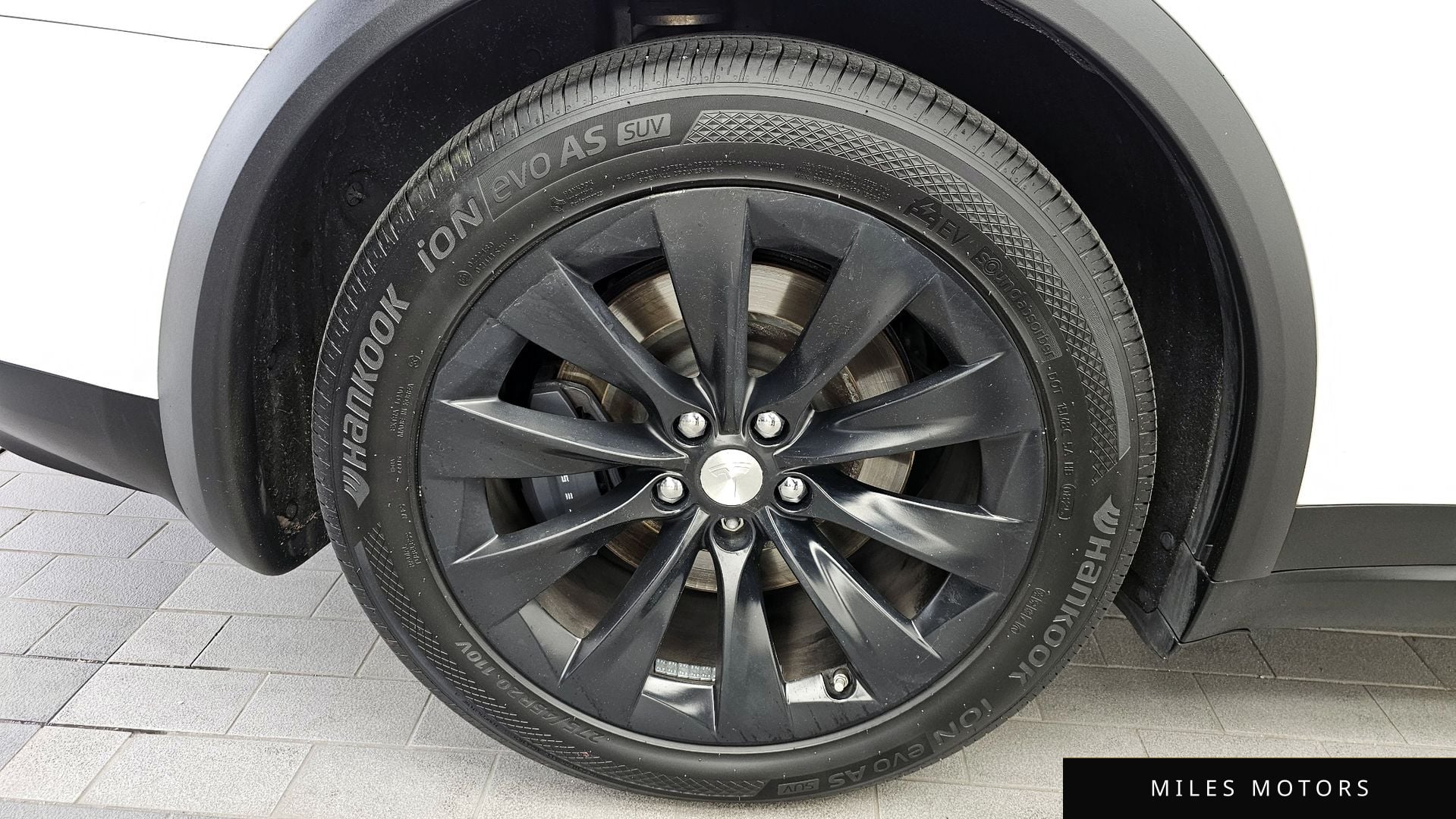 Tesla Model X 2019 — миниатюра 5
