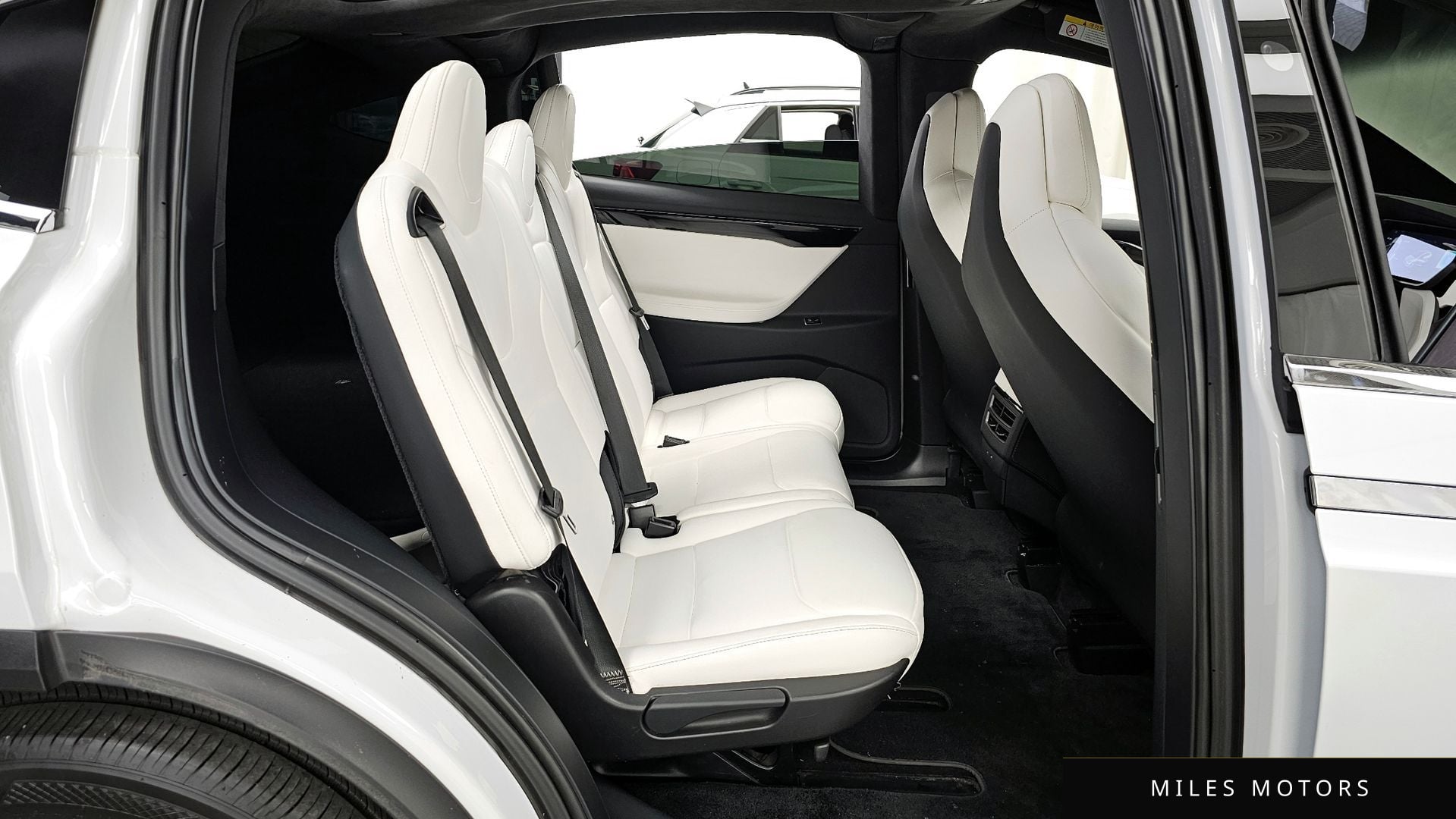 Tesla Model X 2019 — миниатюра 11