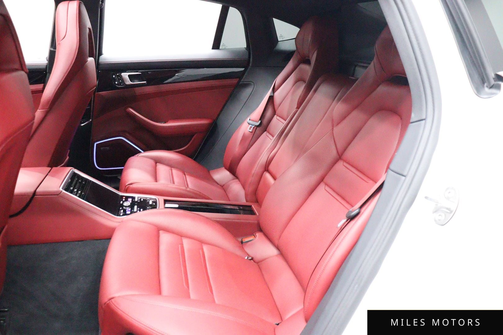 Porsche Panamera 2021 — миниатюра 8