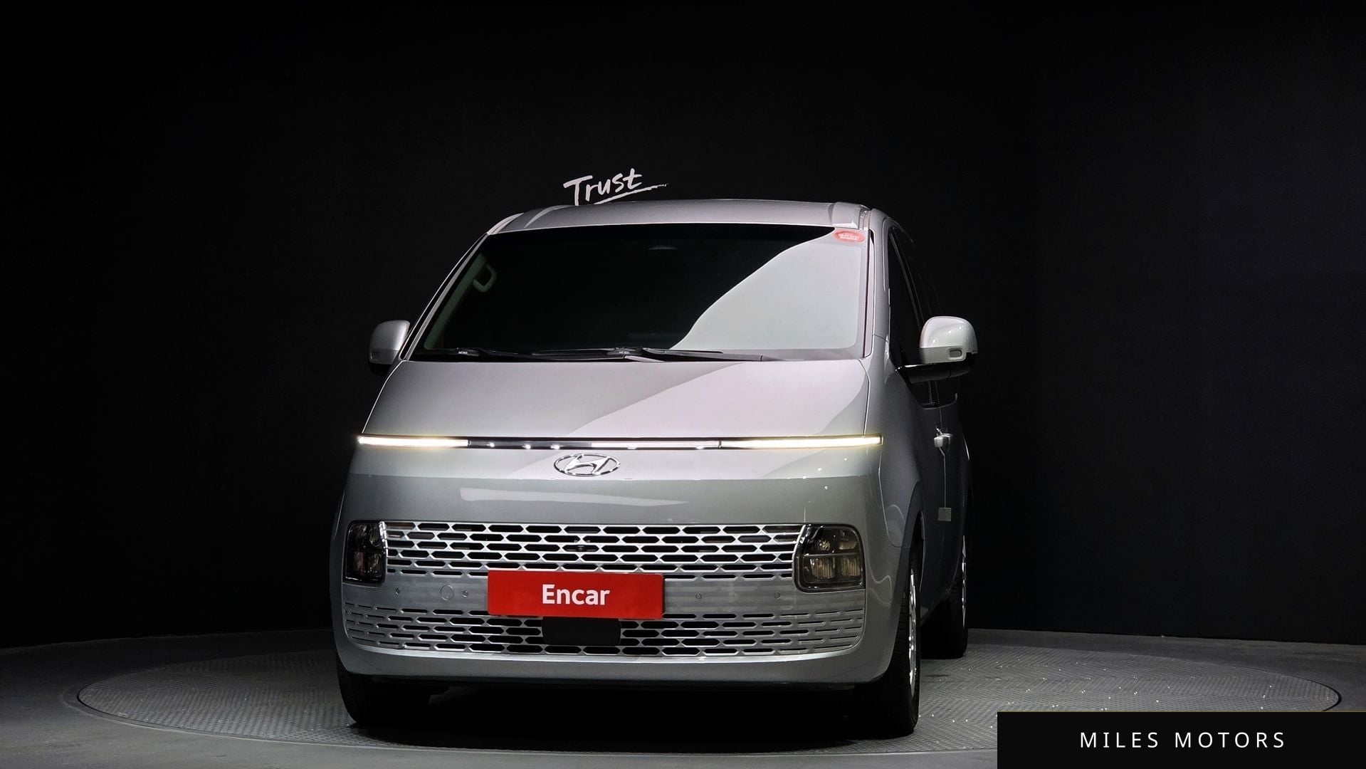 Hyundai Staria 2024 — миниатюра 3