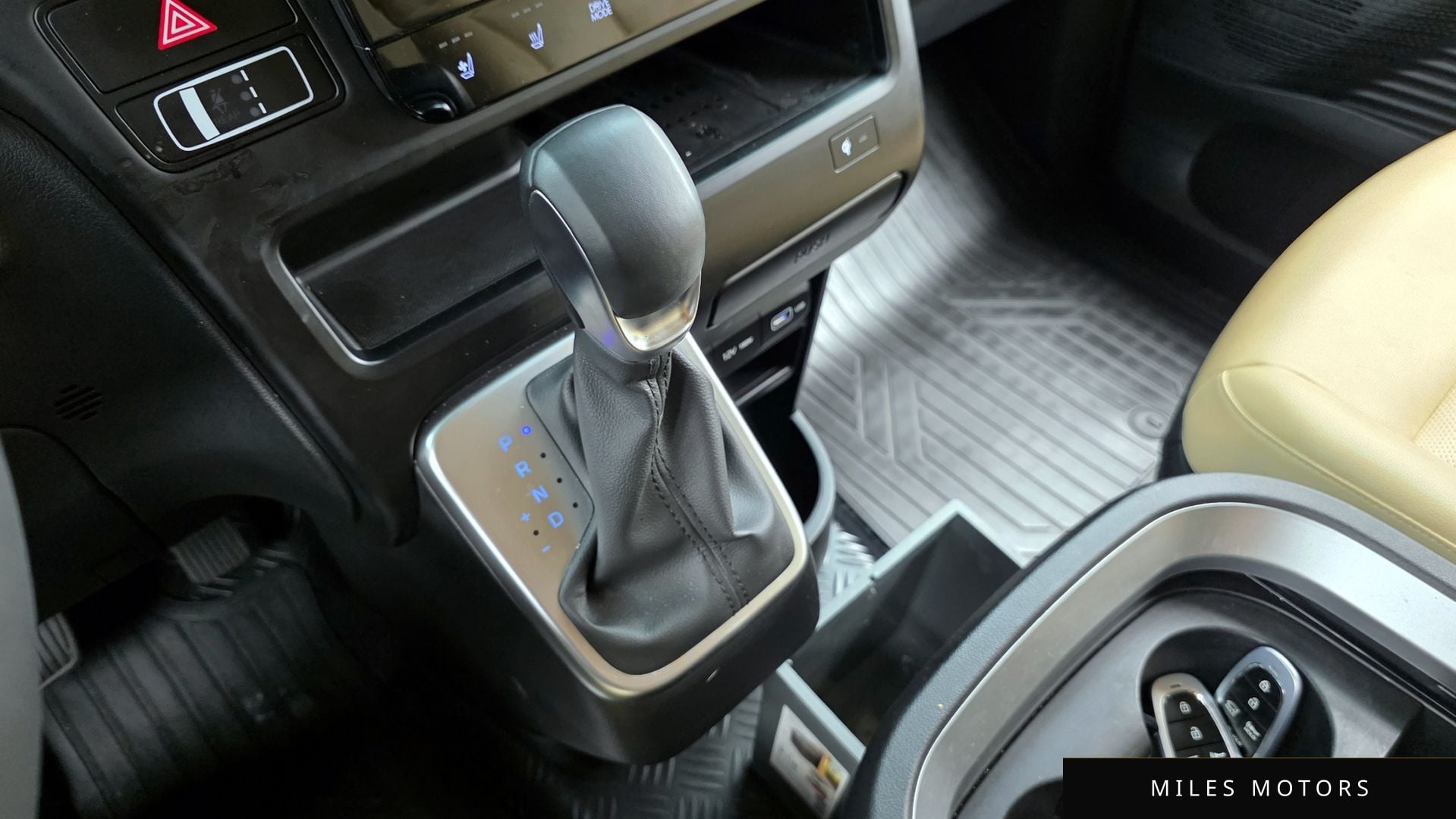 Hyundai Staria 2024 — миниатюра 12
