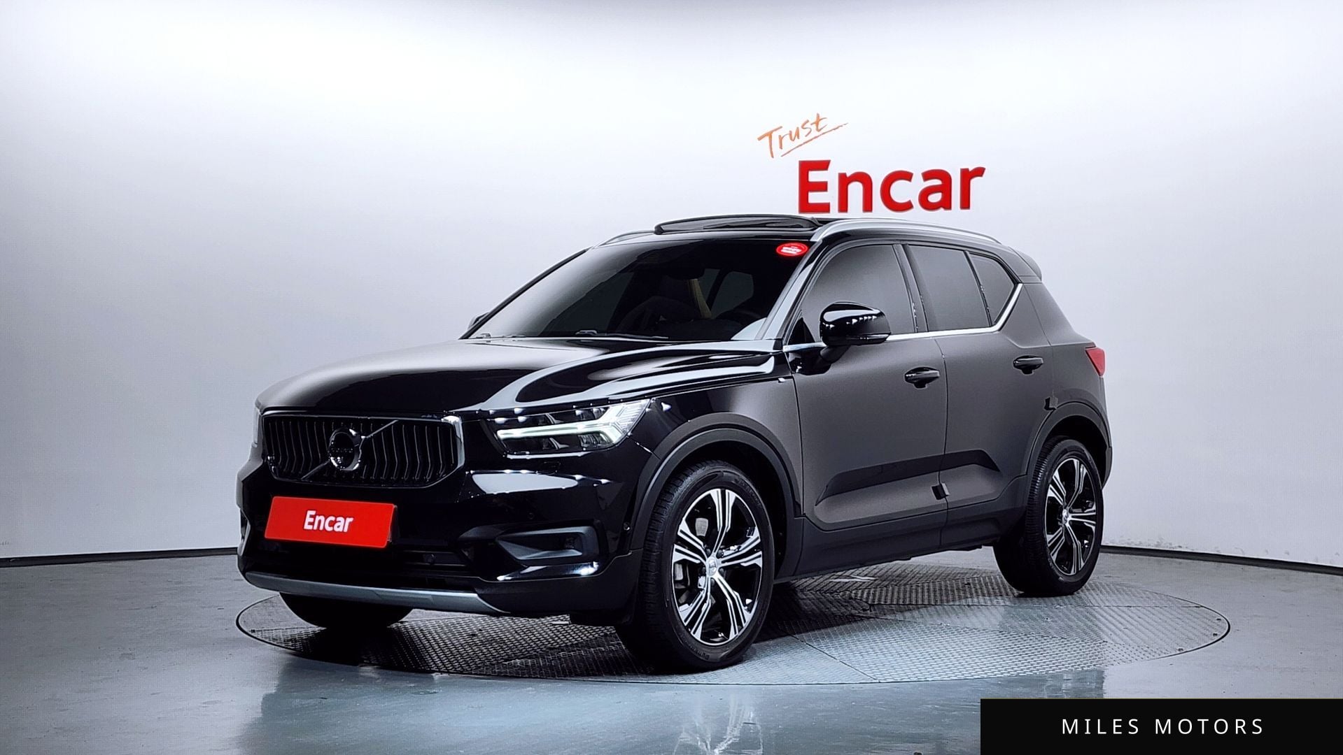 Volvo XC40 2021 — фото 1 из 12