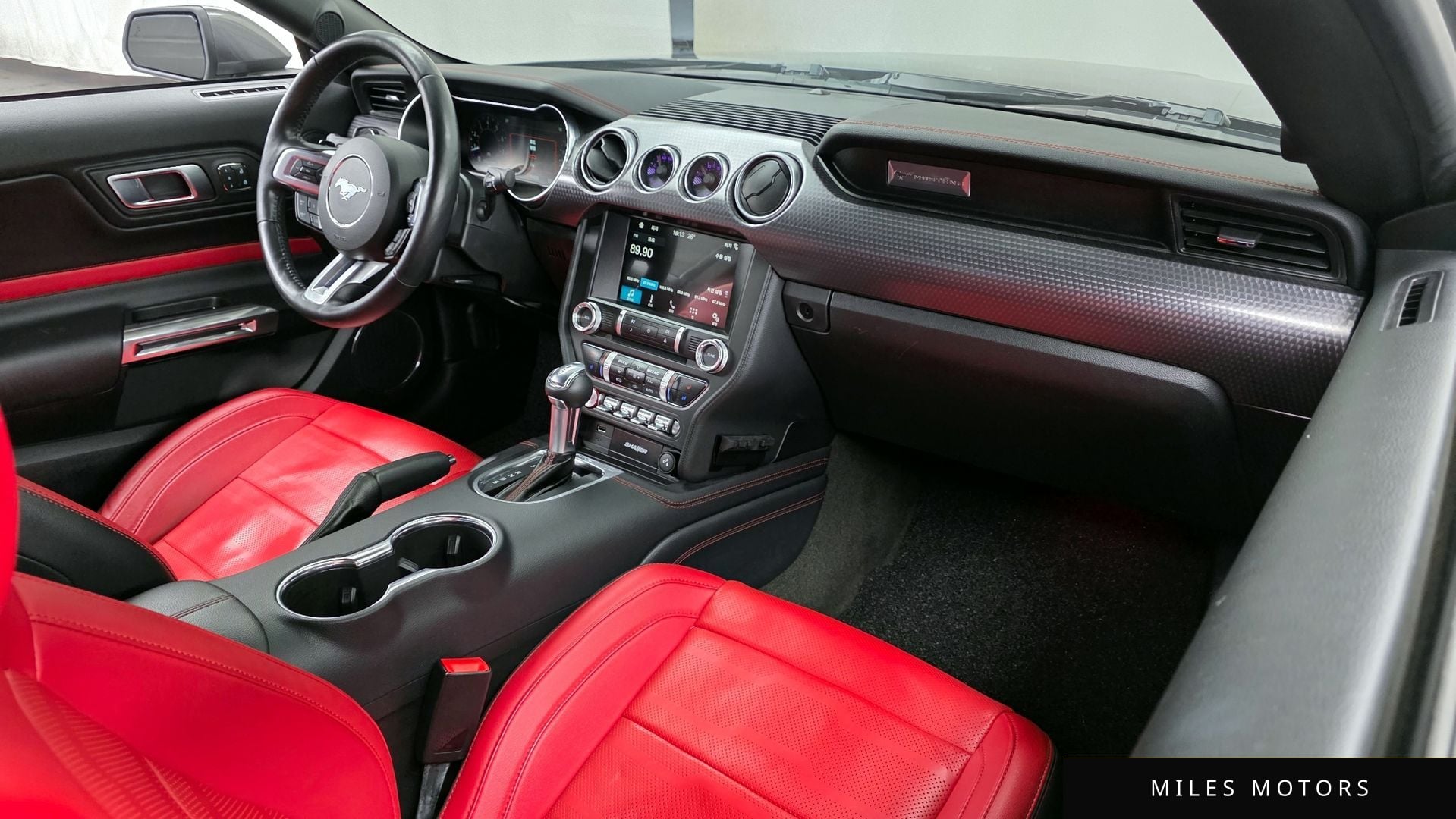 Ford Mustang 2018 — миниатюра 10