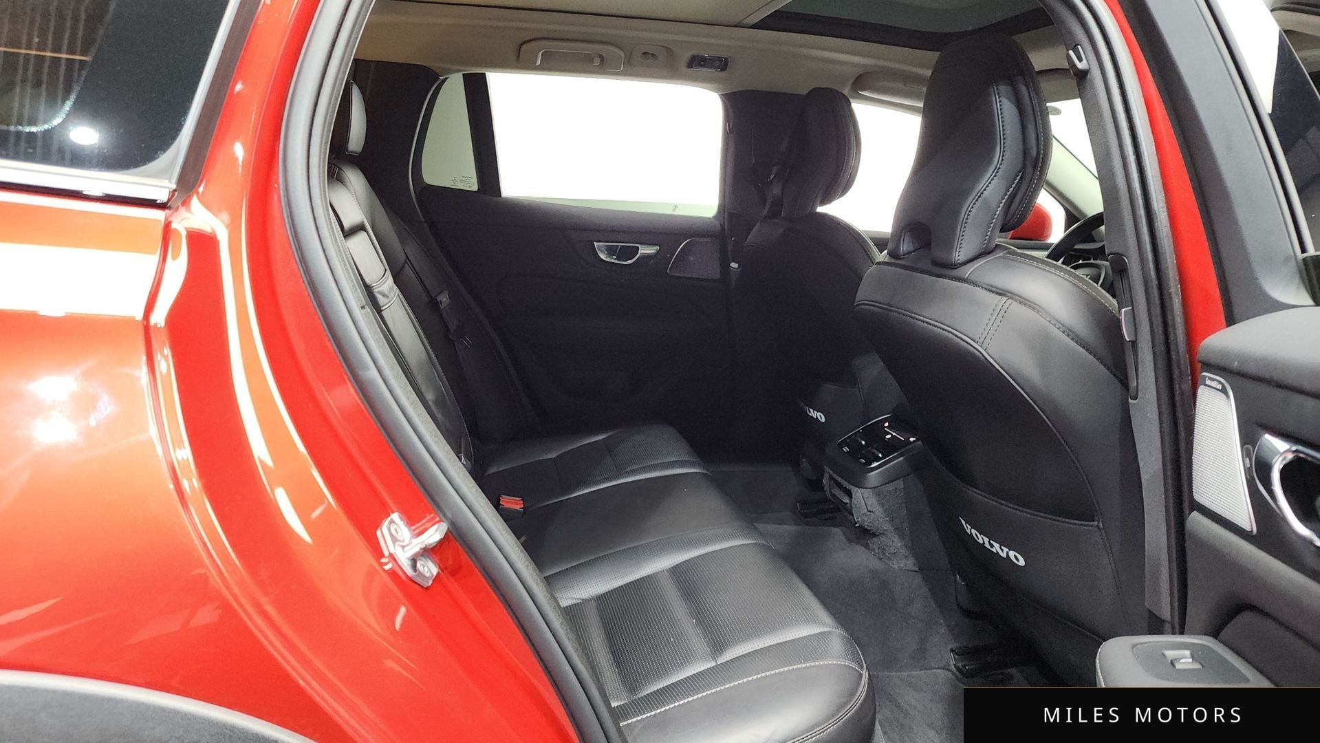 Volvo V60 2020 — миниатюра 11