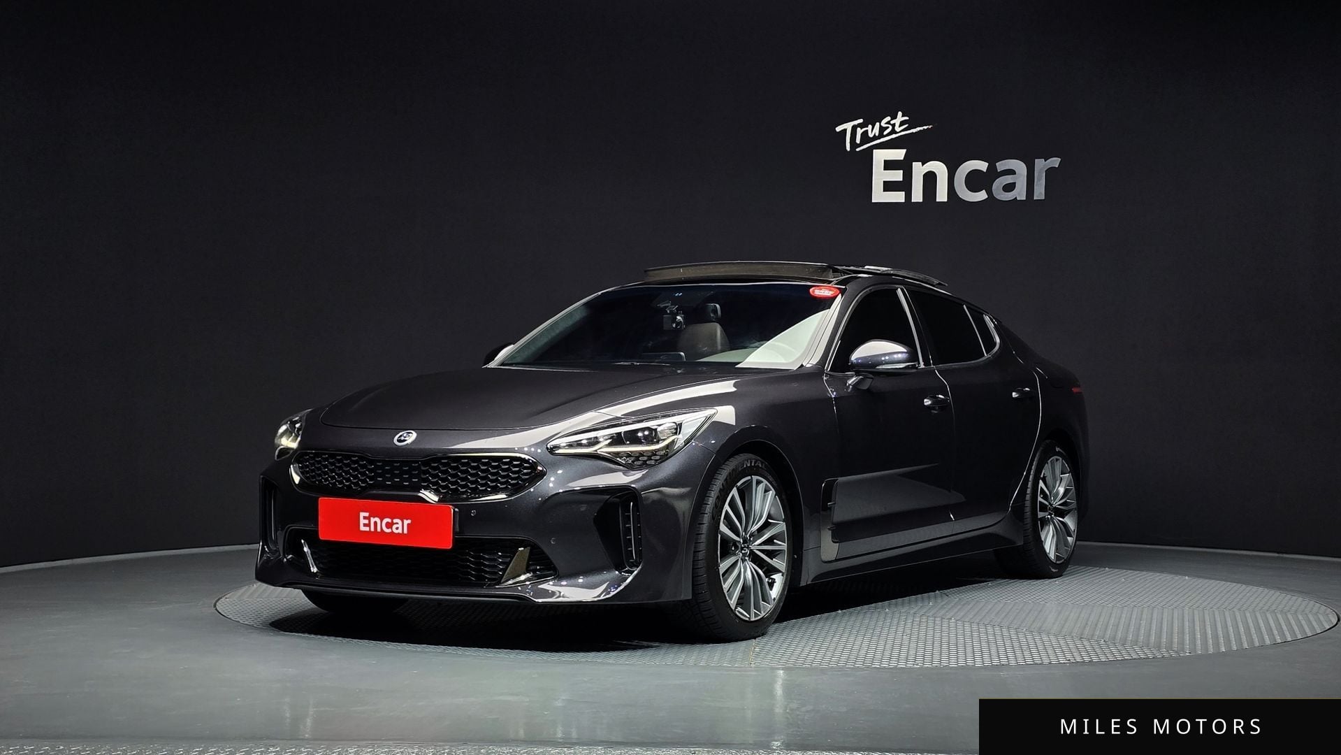 Kia Stinger 2019 — фото 1 из 12