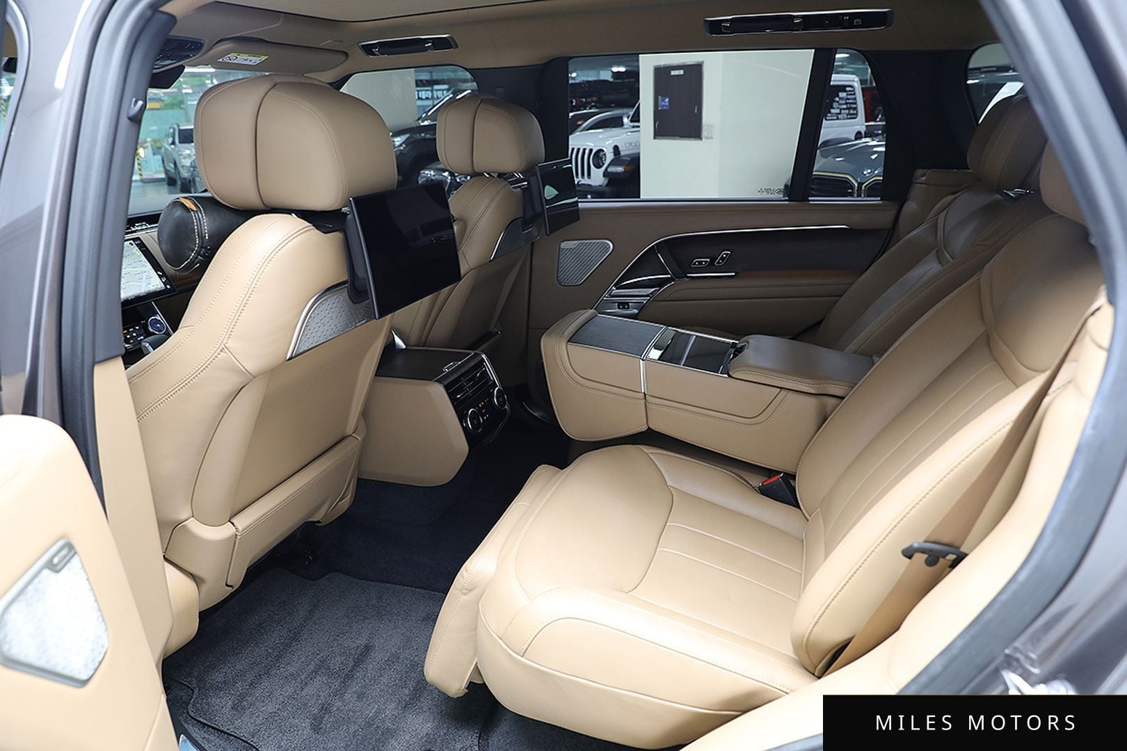Land Rover Range Rover 2023 — миниатюра 8
