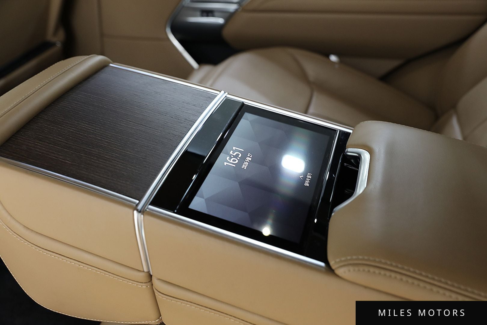 Land Rover Range Rover 2023 — миниатюра 9
