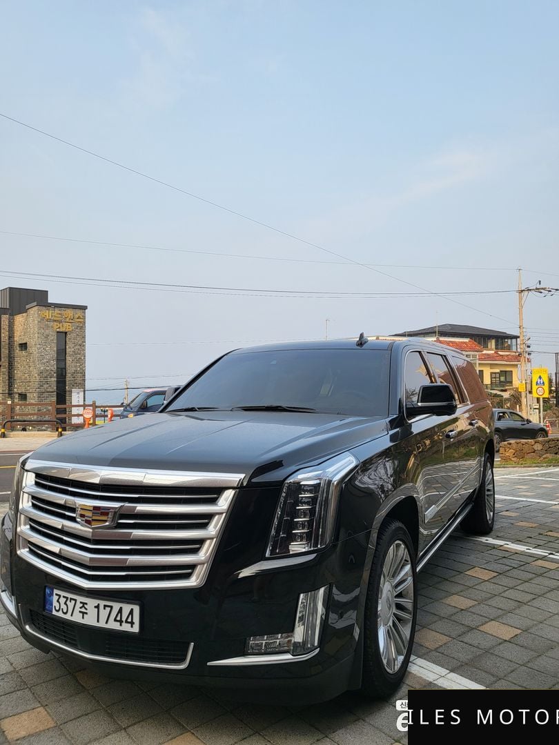 Cadillac Escalade 2018 — миниатюра 3