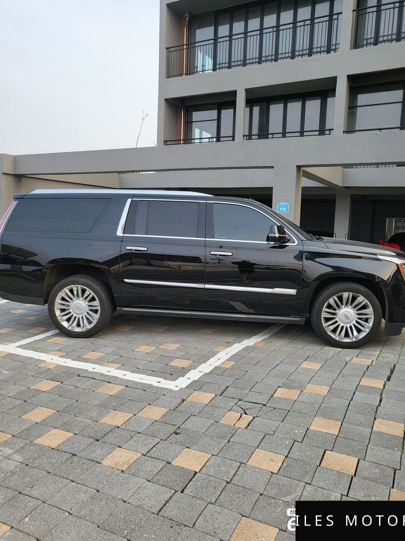 Cadillac Escalade 2018 — миниатюра 5