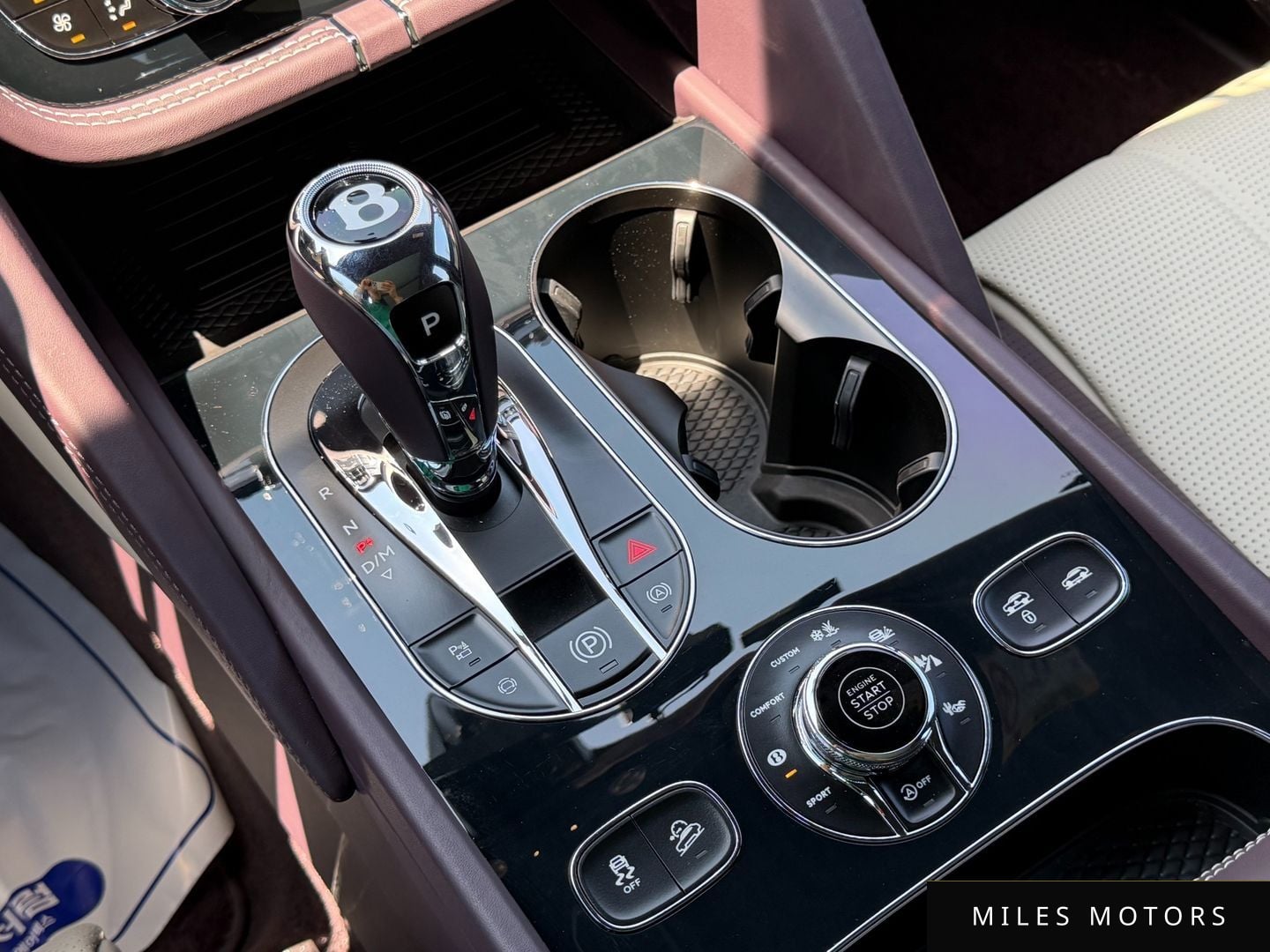 Bentley Bentayga 2024 — миниатюра 9
