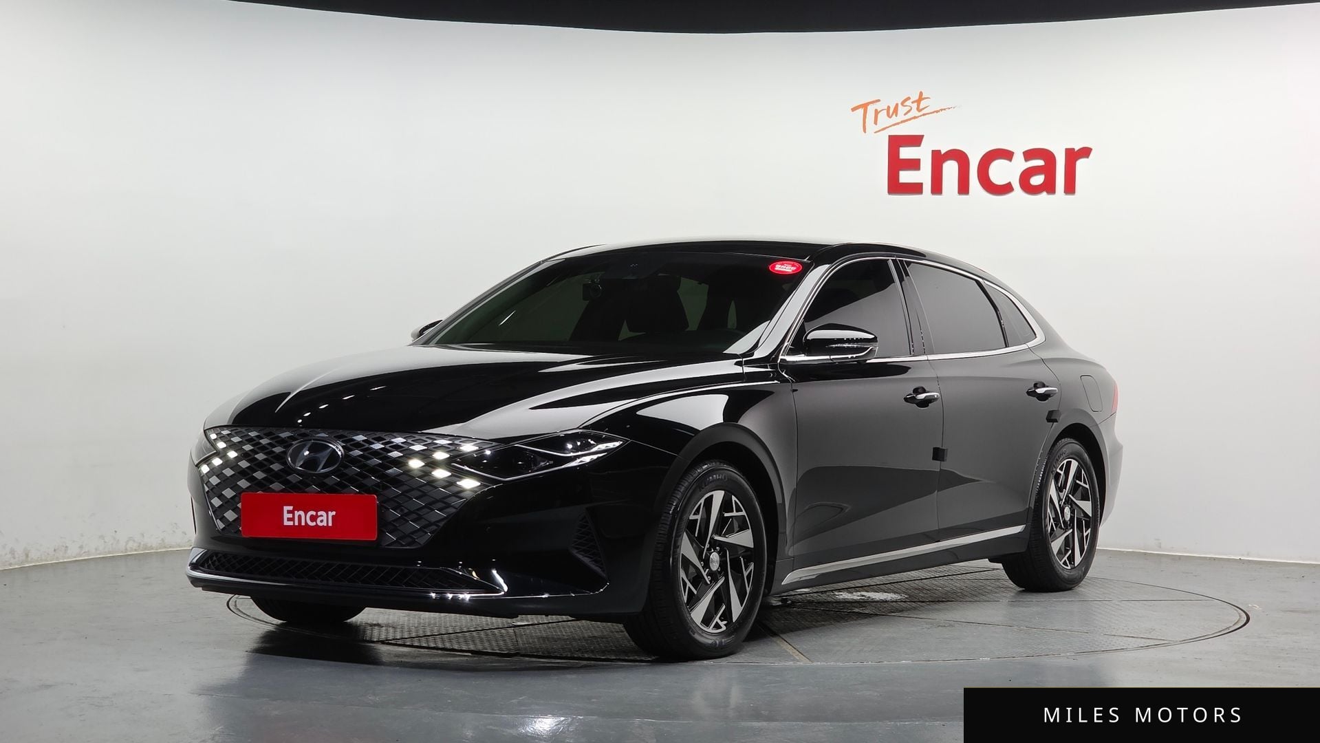 Hyundai Grandeur 2023 — фото 1 из 12