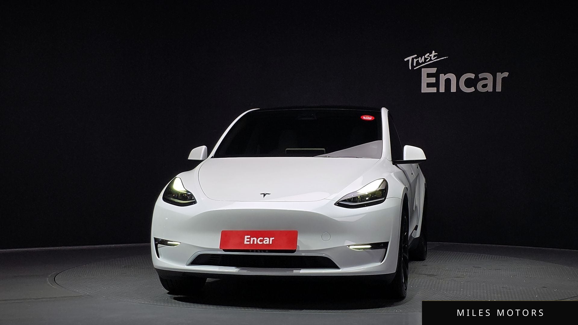 Tesla Model Y 2024 — миниатюра 3