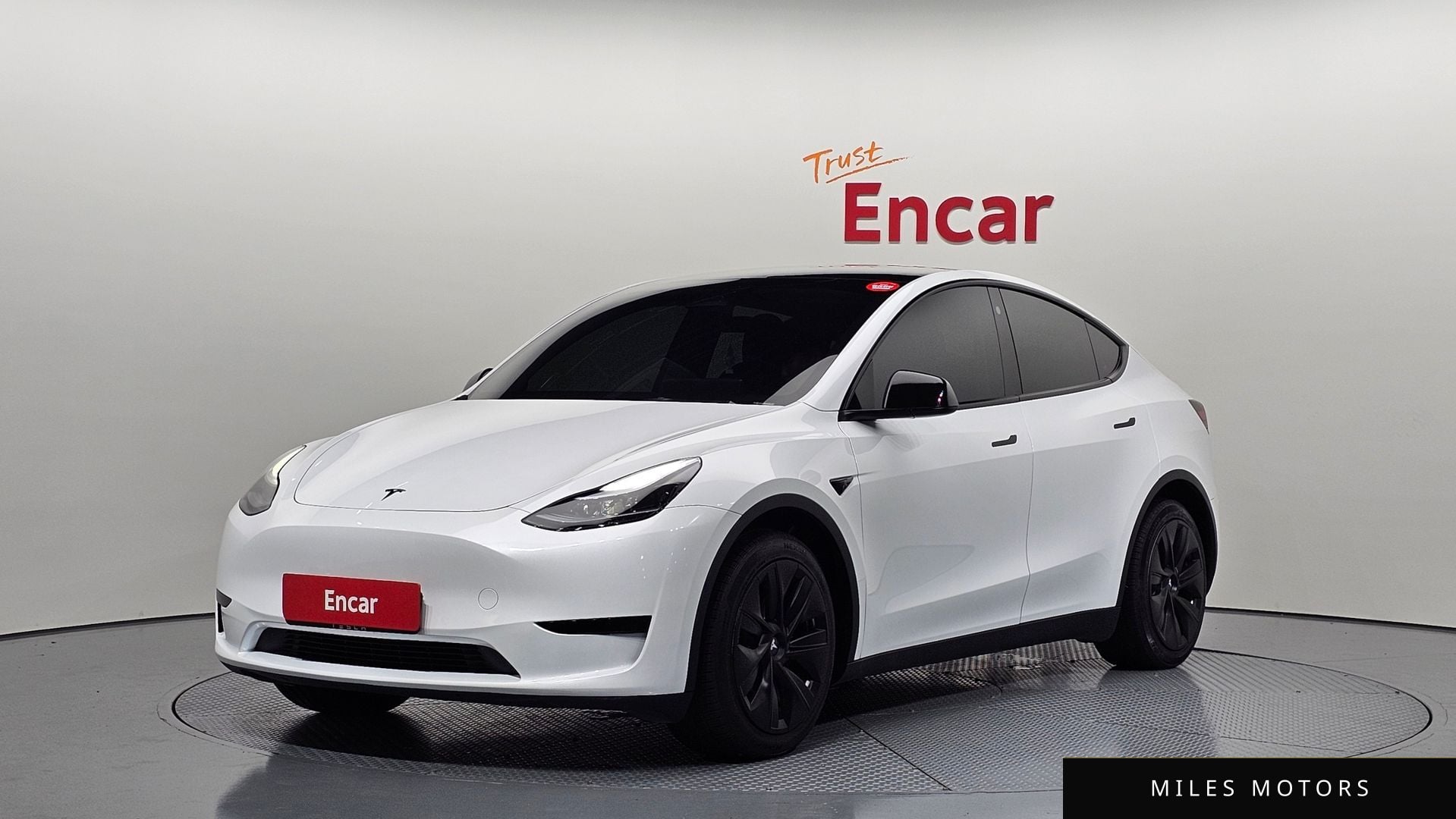 Tesla Model Y 2023 — фото 1 из 12