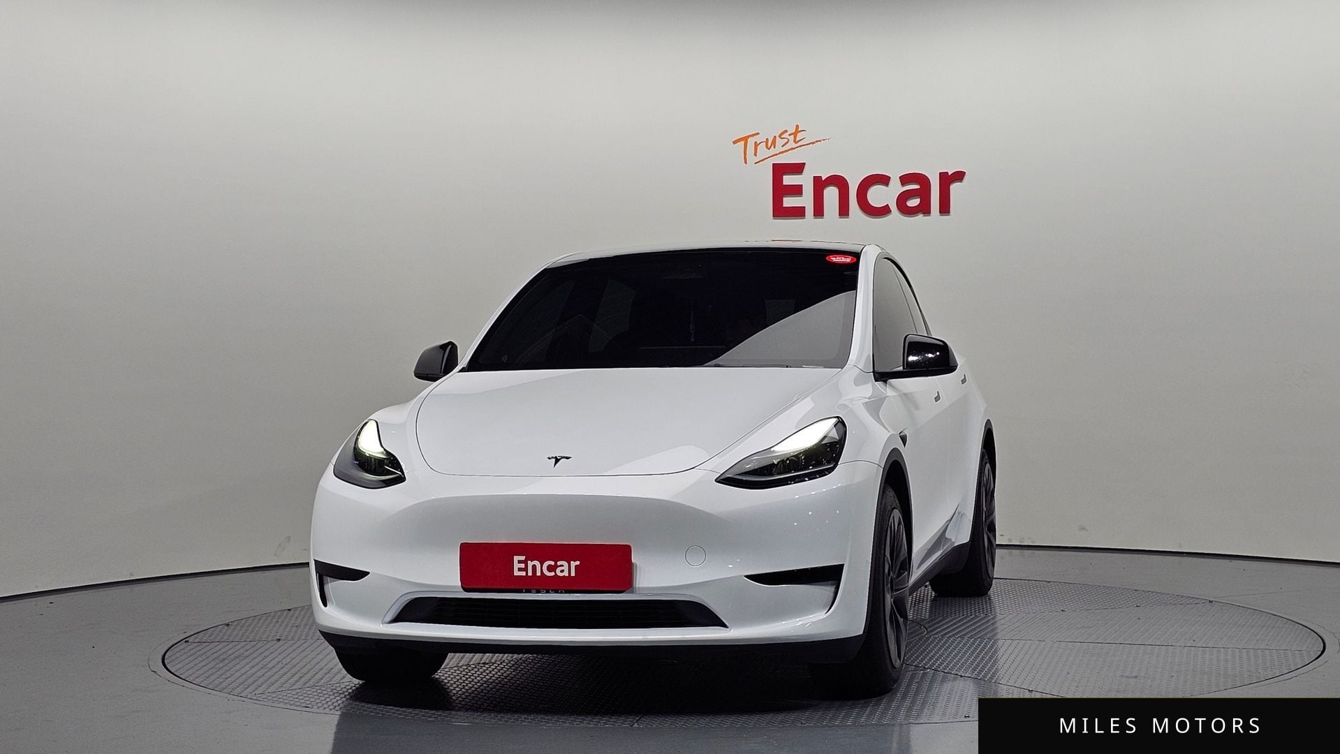Tesla Model Y 2023 — миниатюра 3