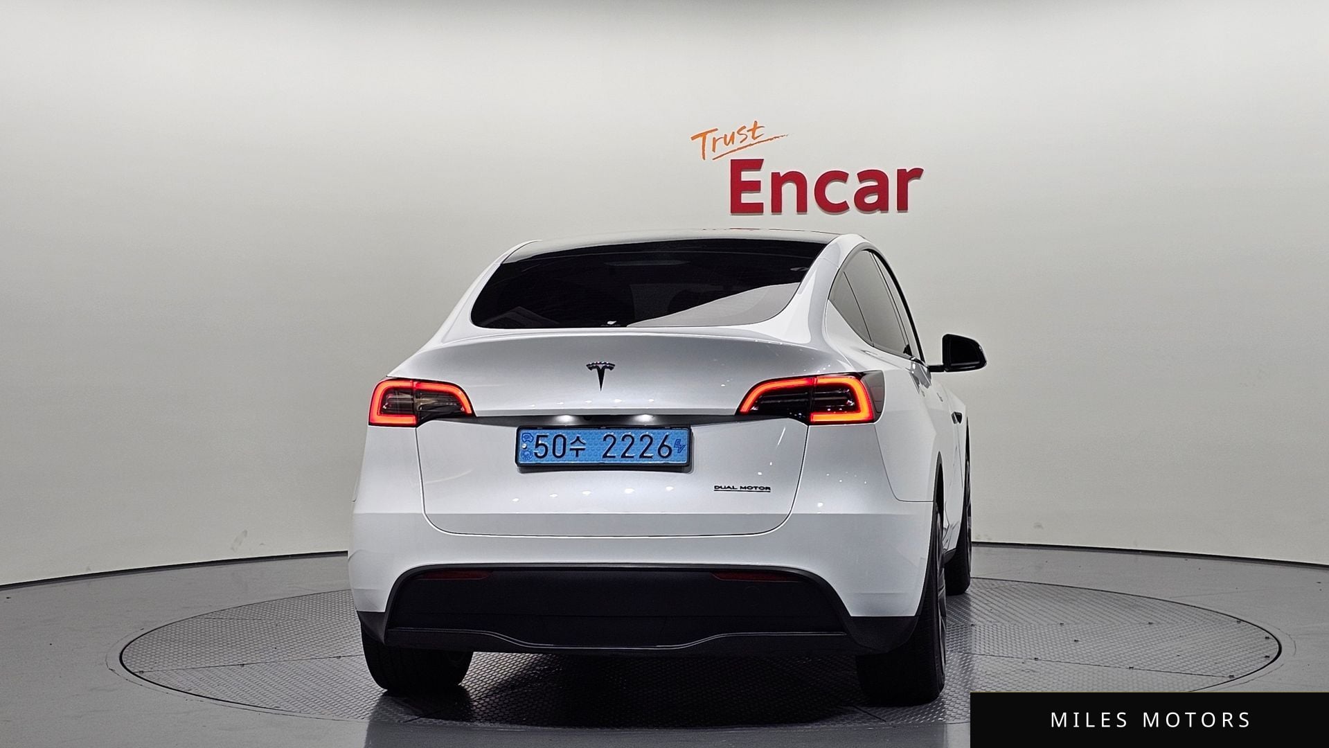 Tesla Model Y 2023 — миниатюра 4