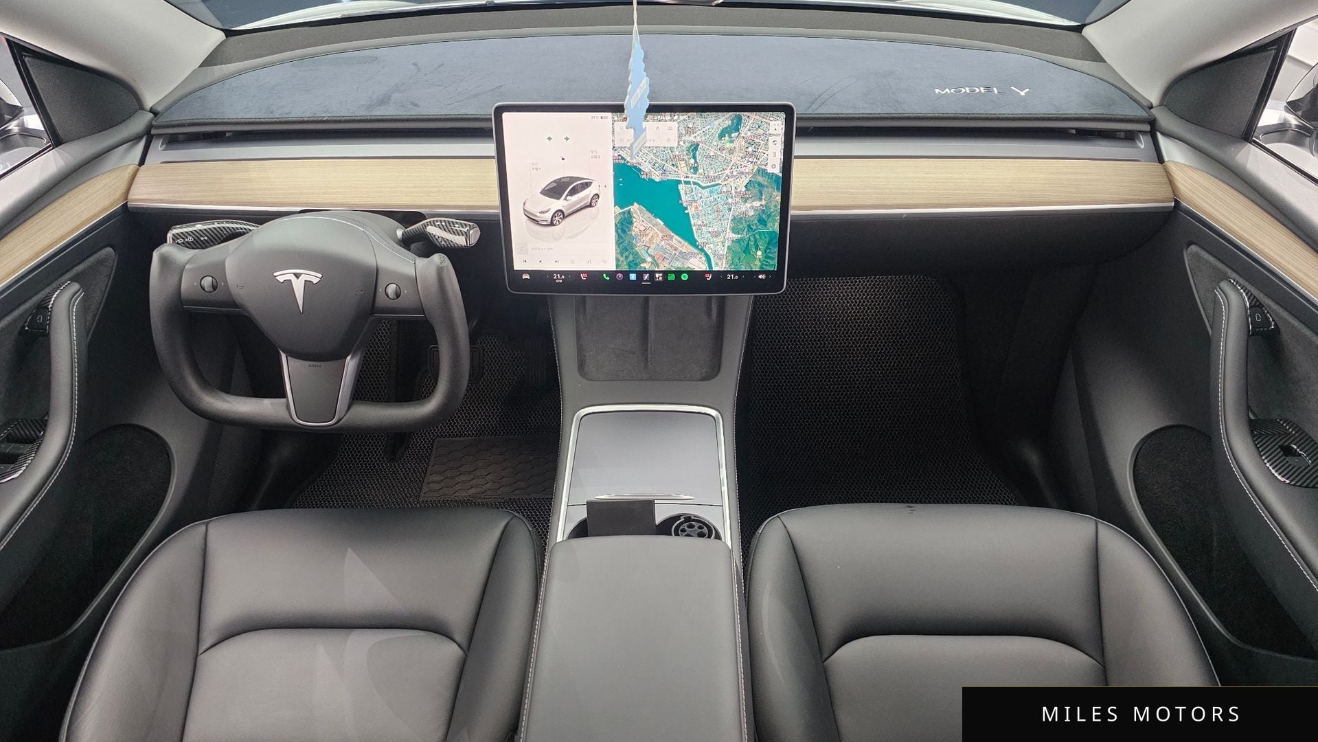 Tesla Model Y 2023 — миниатюра 10