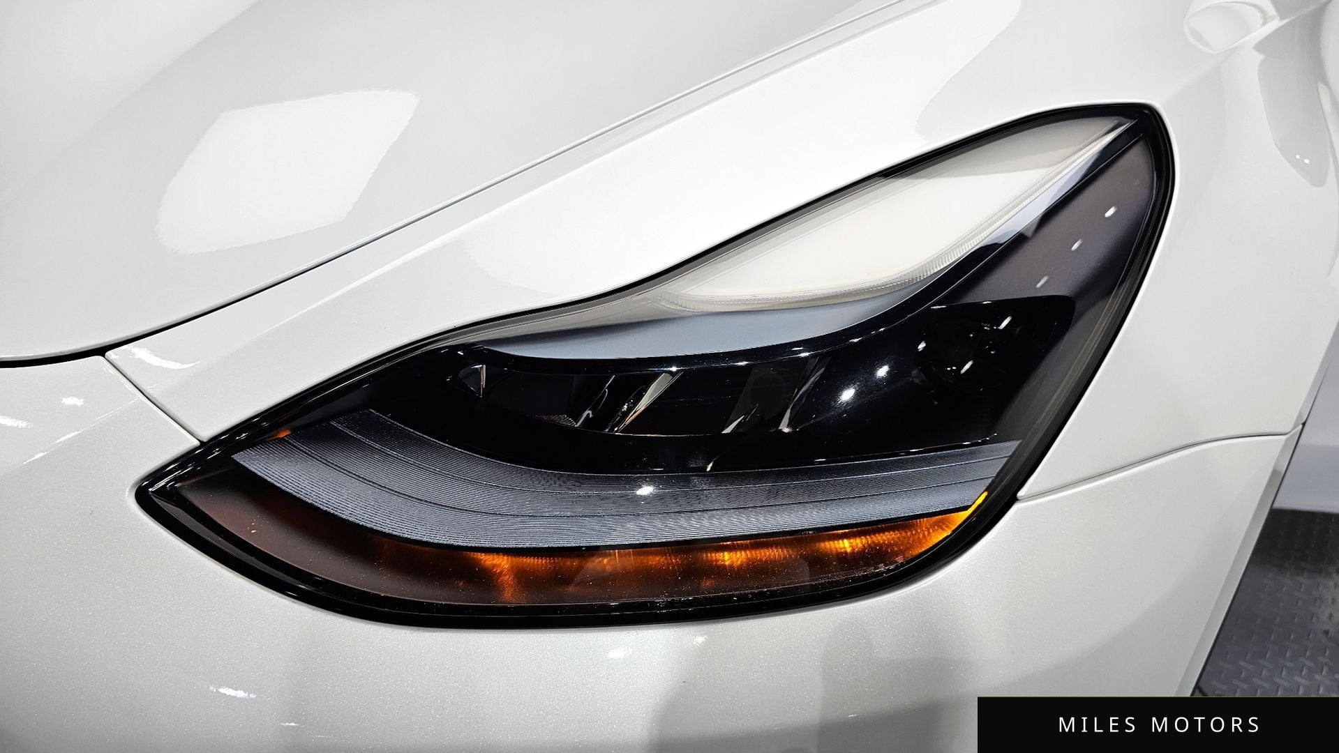 Tesla Model Y 2023 — миниатюра 8
