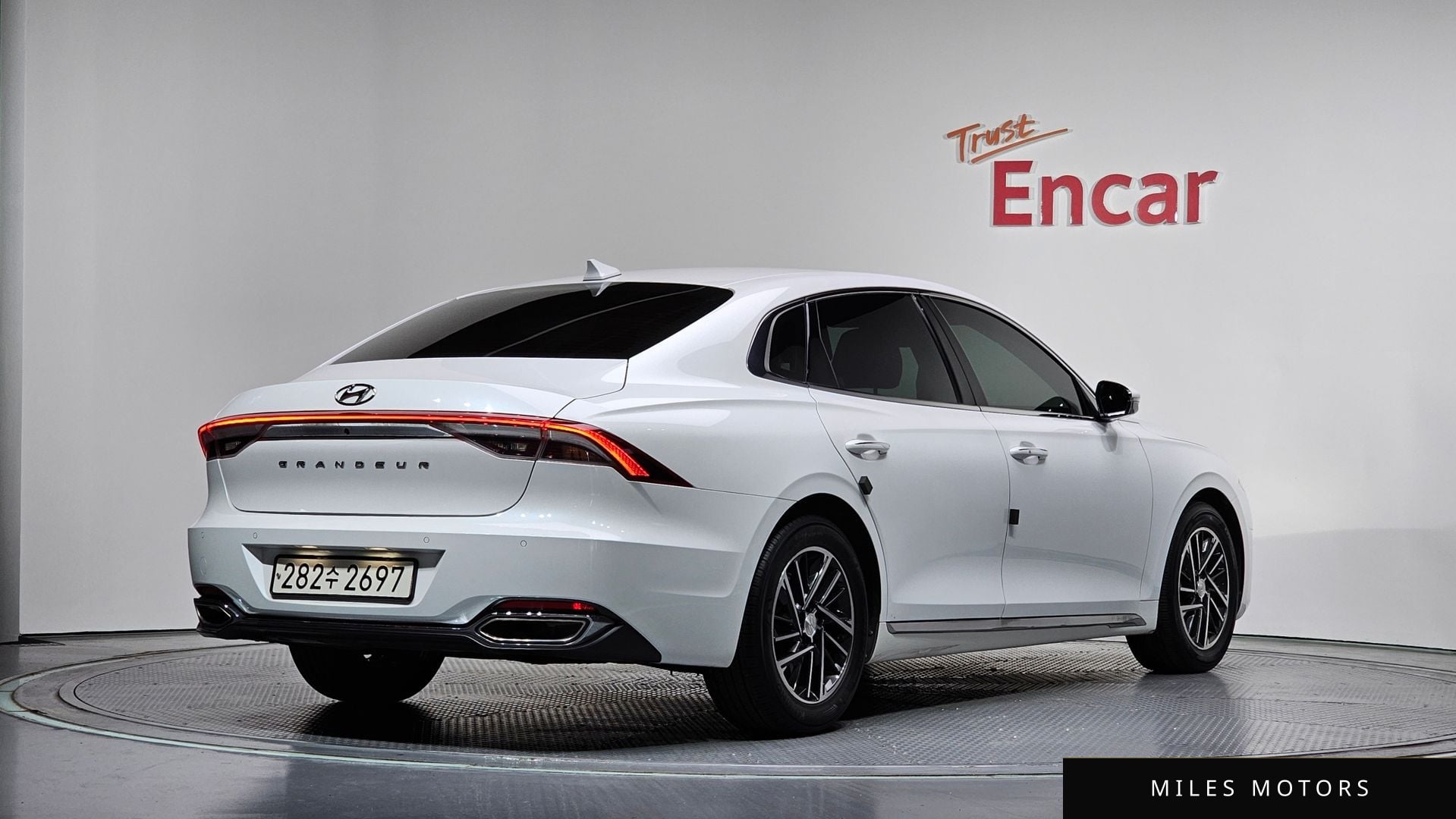 Hyundai Grandeur 2022 — миниатюра 2