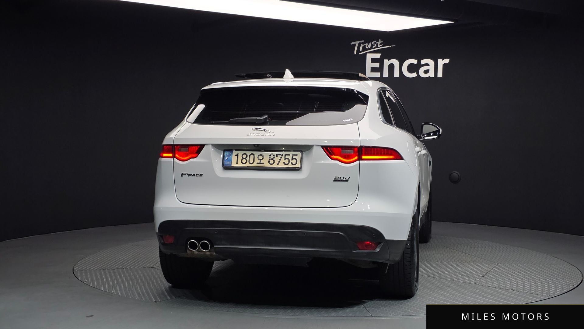 Jaguar F-PACE 2018 — миниатюра 4