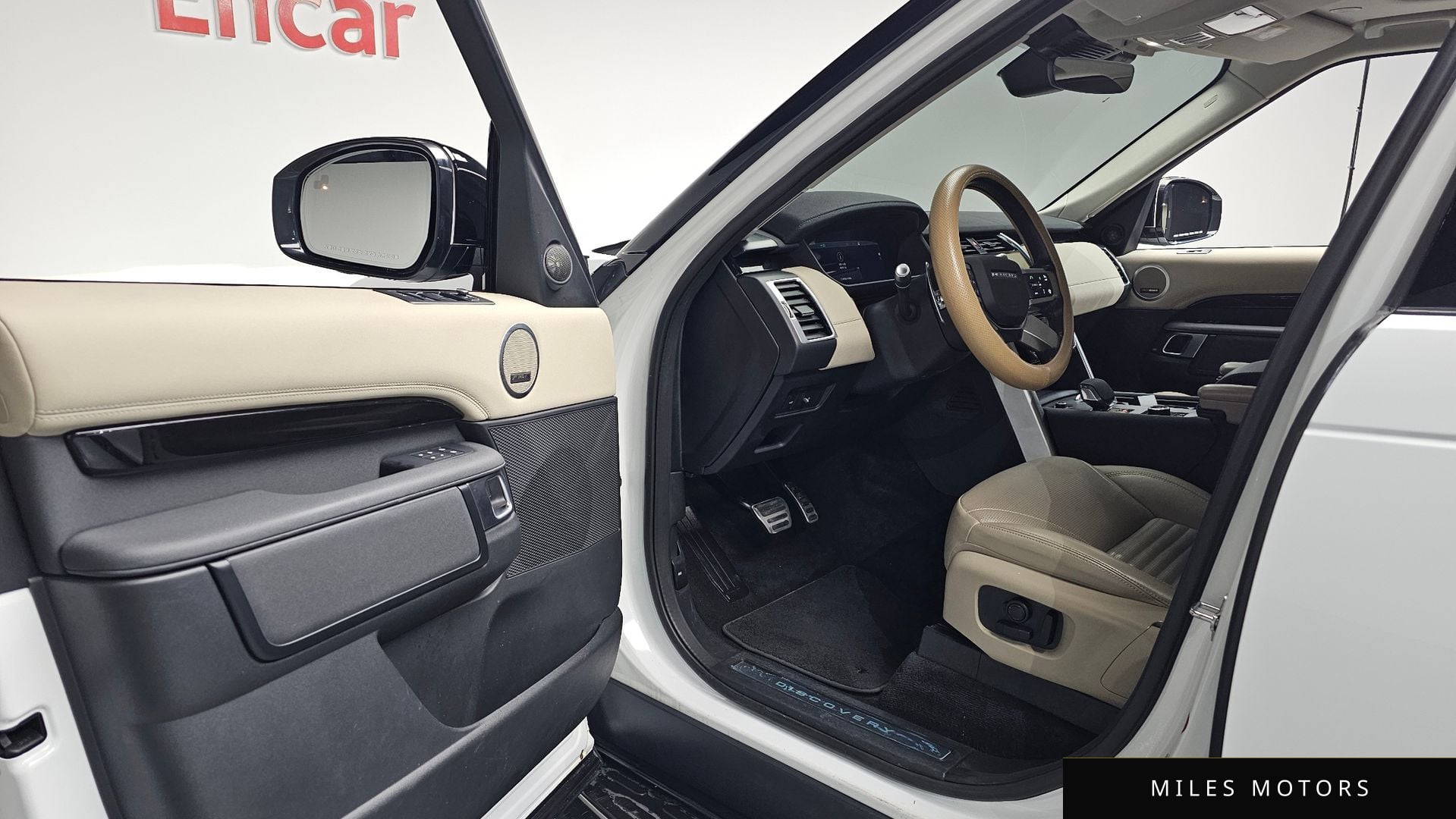 Land Rover Discovery 2022 — миниатюра 12