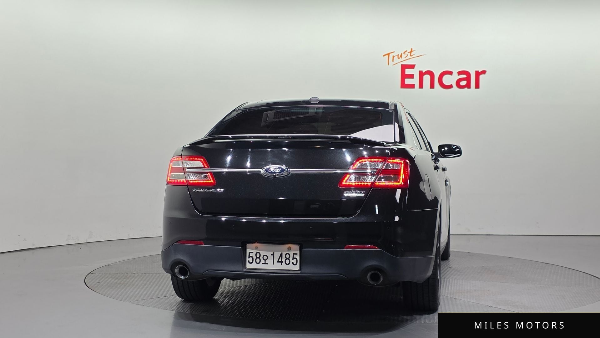 Ford Taurus 2015 — миниатюра 4