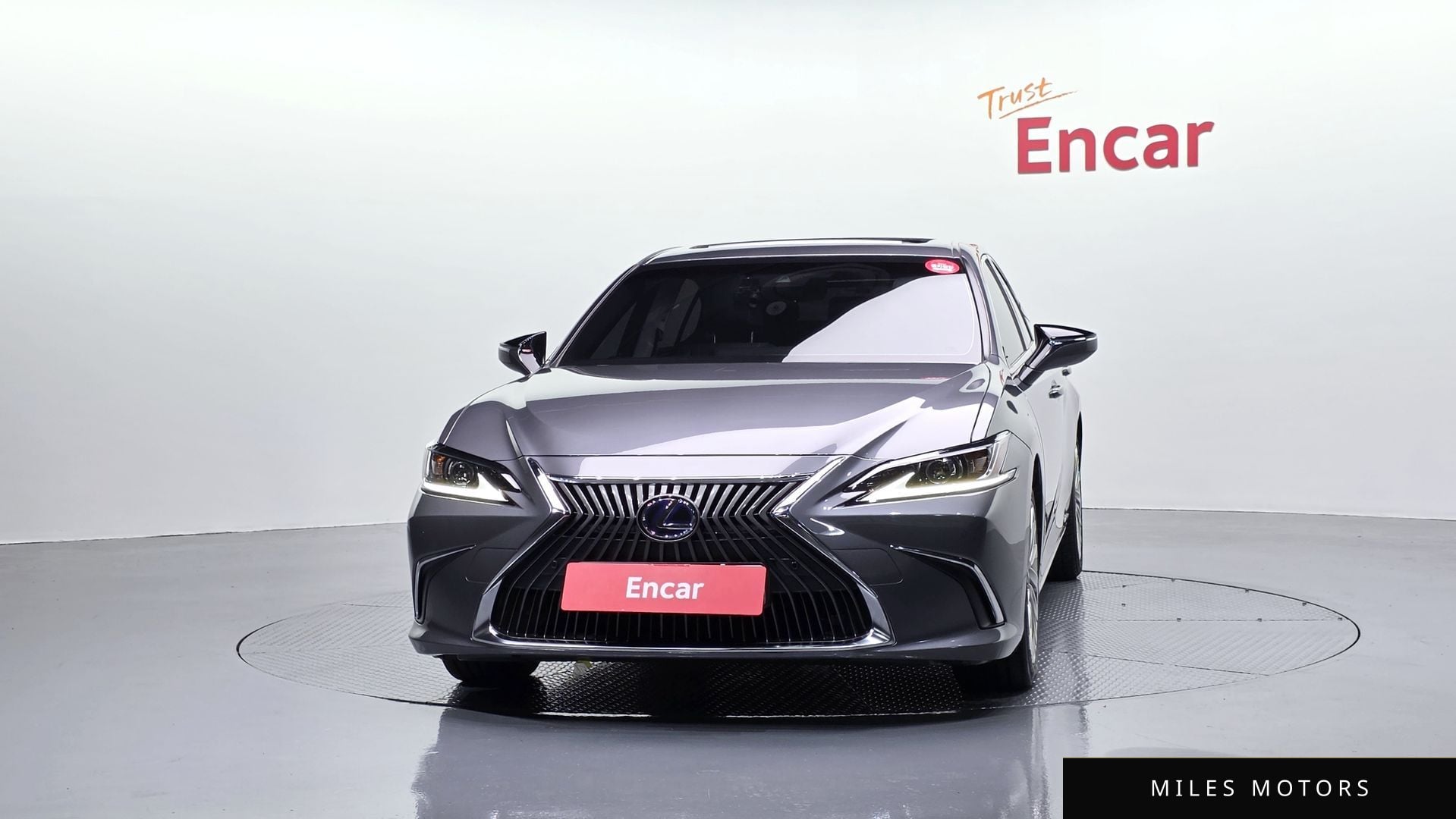 Лексус ES300h 2019 — миниатюра 3